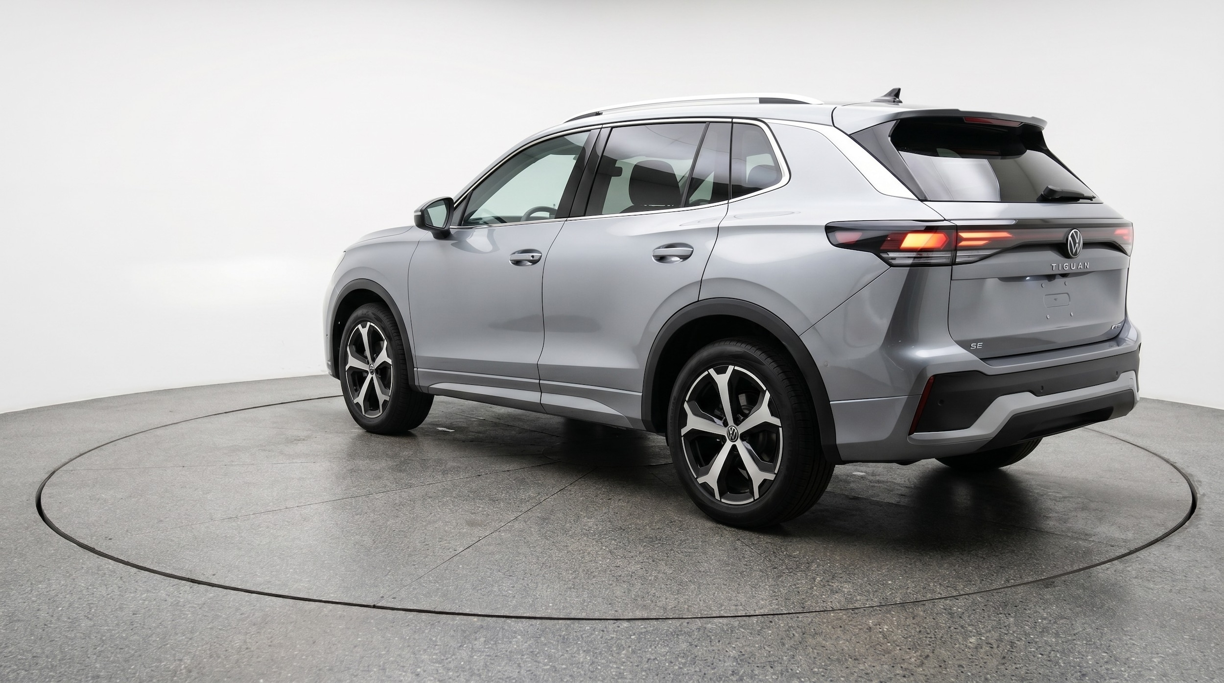 Thumbnail: 2026 Volkswagen Tiguan - 5