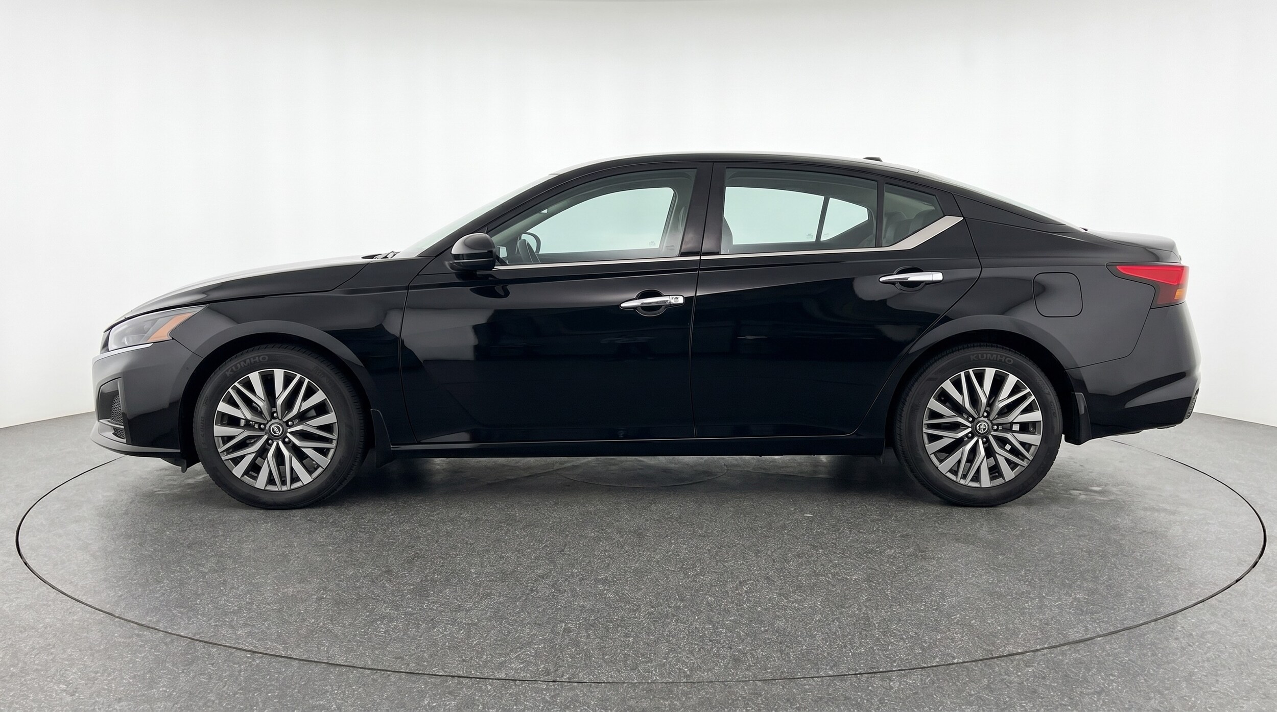 Thumbnail: 2025 Nissan Altima - 4