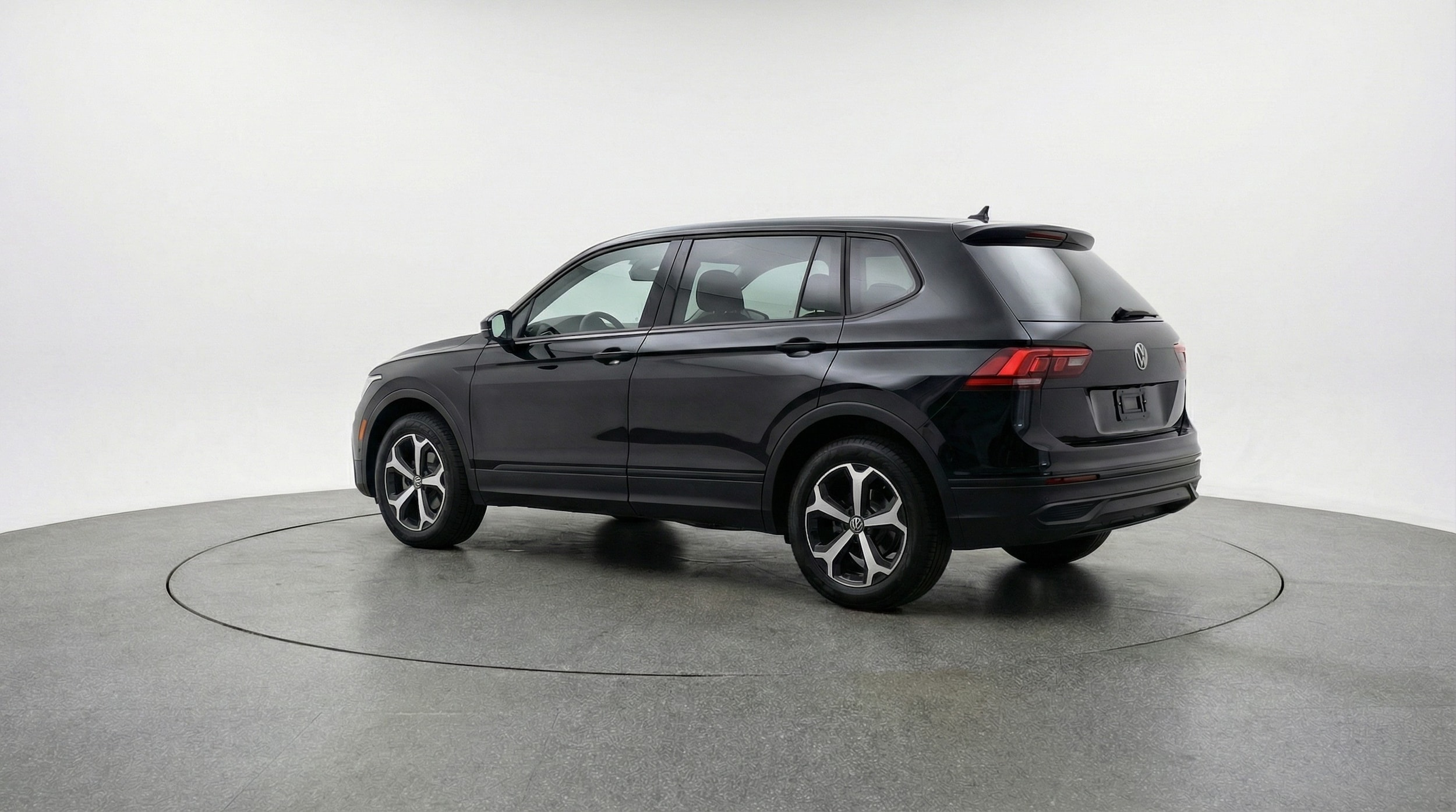 Thumbnail: 2026 Volkswagen Tiguan - 5