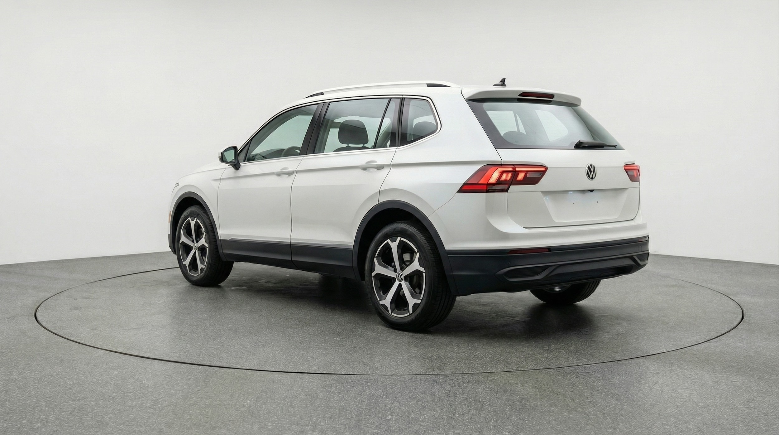 Thumbnail: 2026 Volkswagen Tiguan - 5