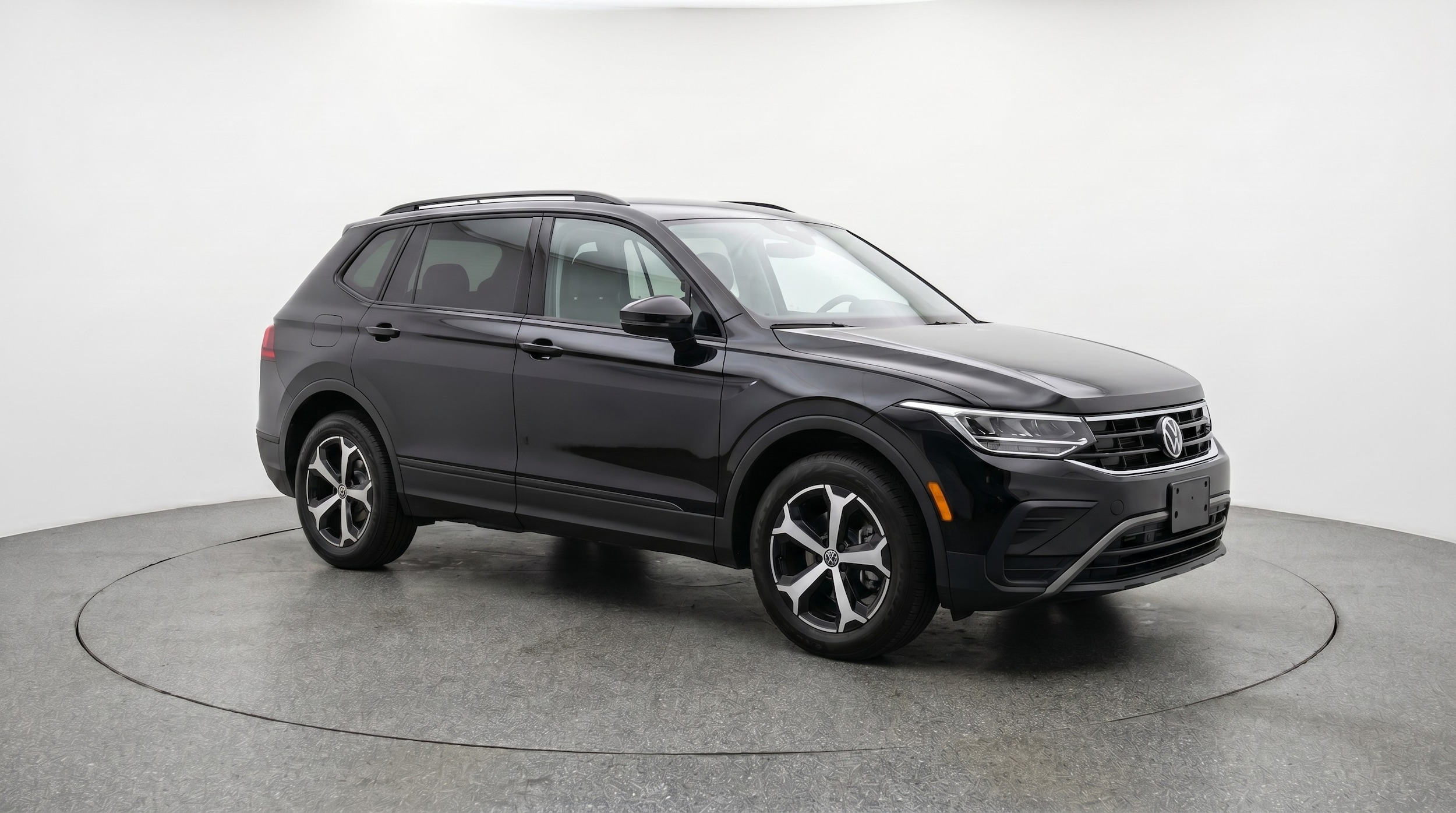 Thumbnail: 2026 Volkswagen Tiguan - 1