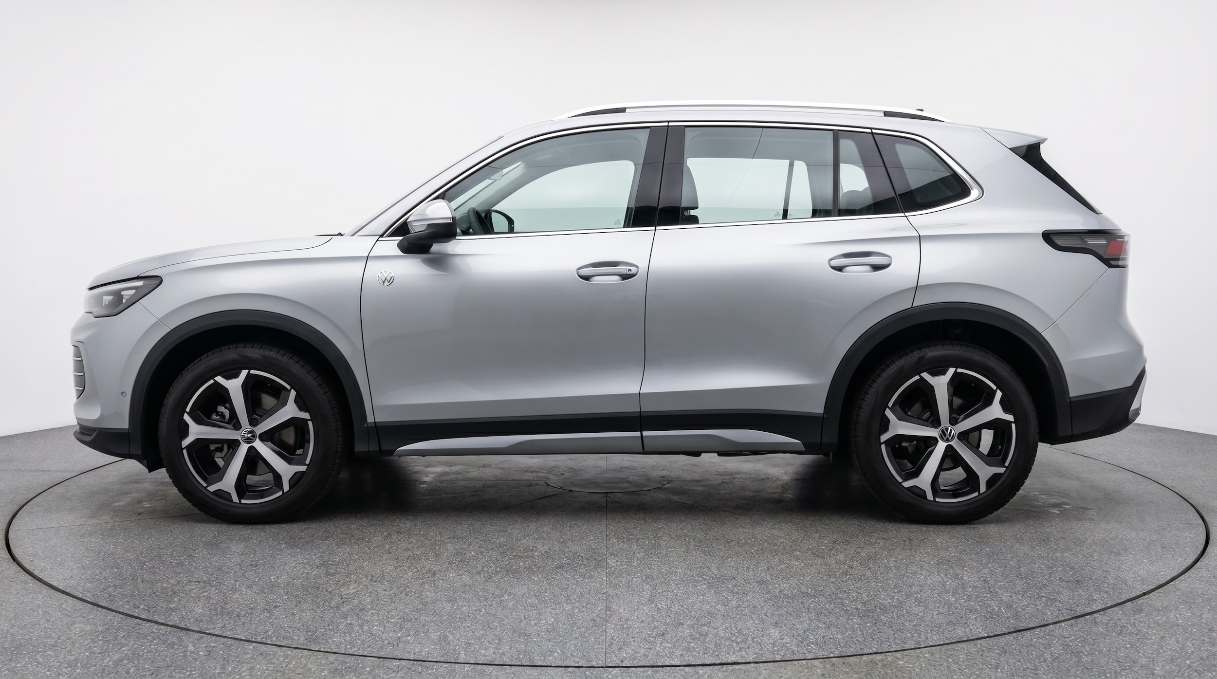 Thumbnail: 2026 Volkswagen Tiguan - 4