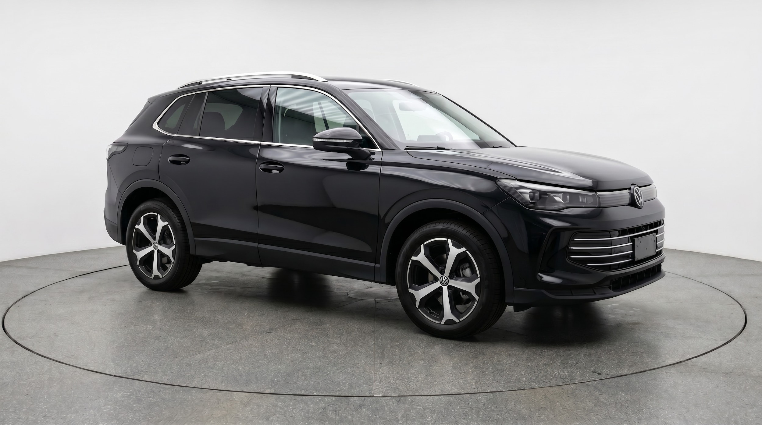 Thumbnail: 2026 Volkswagen Tiguan - 1