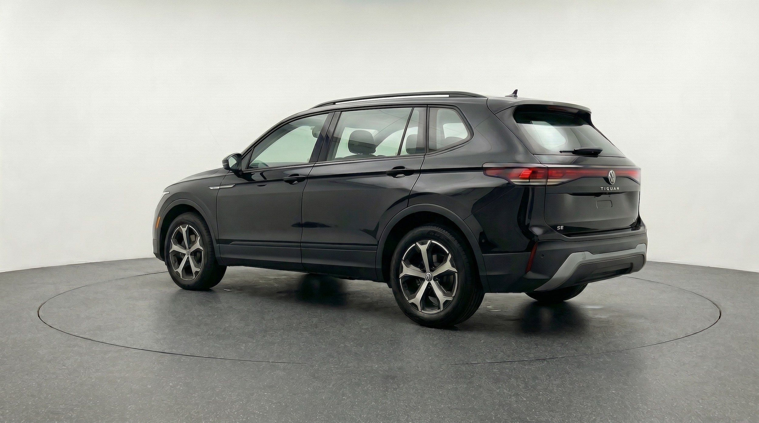 Thumbnail: 2026 Volkswagen Tiguan - 5