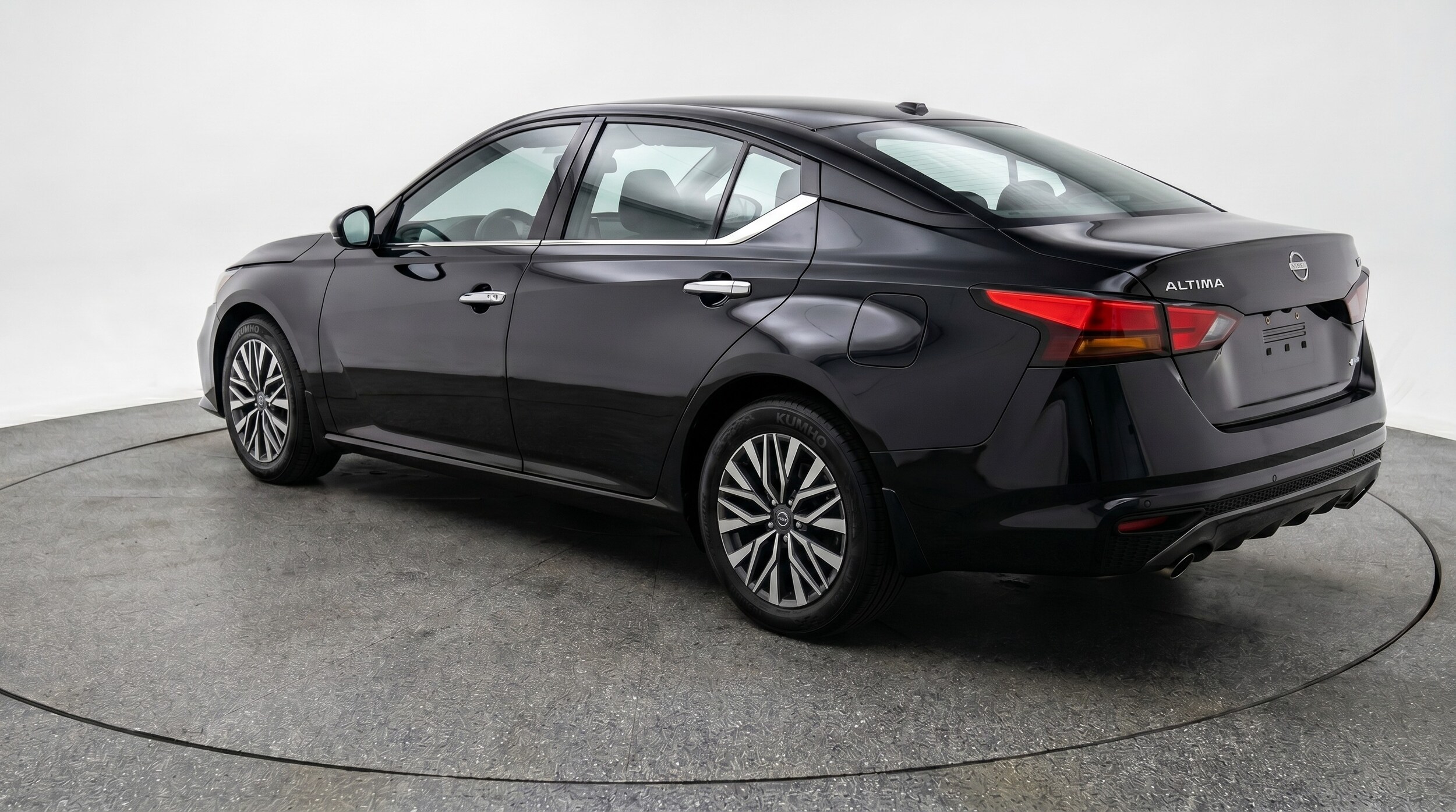 Thumbnail: 2025 Nissan Altima - 5