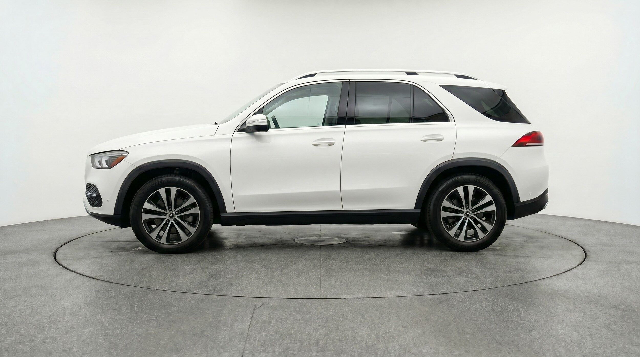 Thumbnail: 2026 Mercedes-Benz GLE - 4