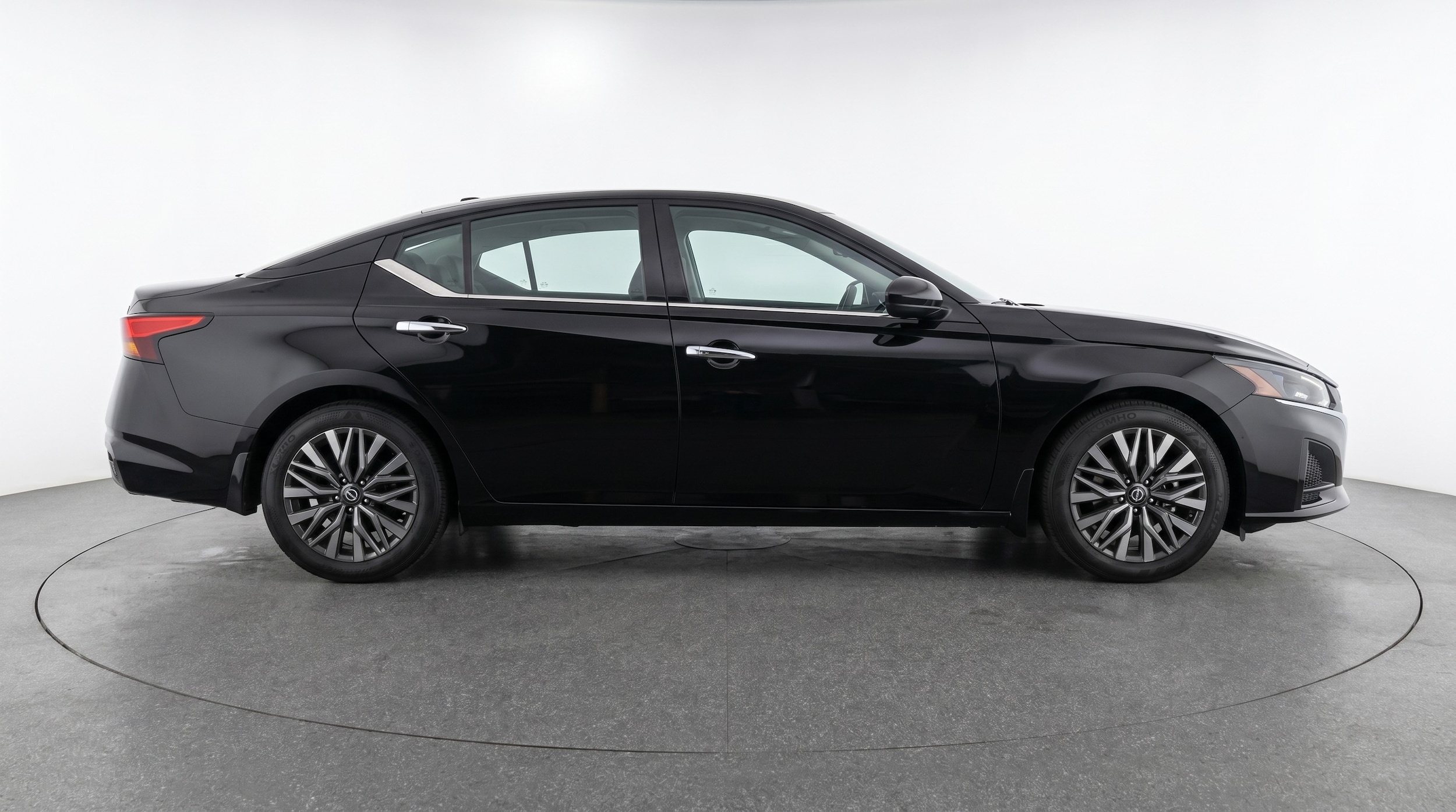 Thumbnail: 2025 Nissan Altima - 8