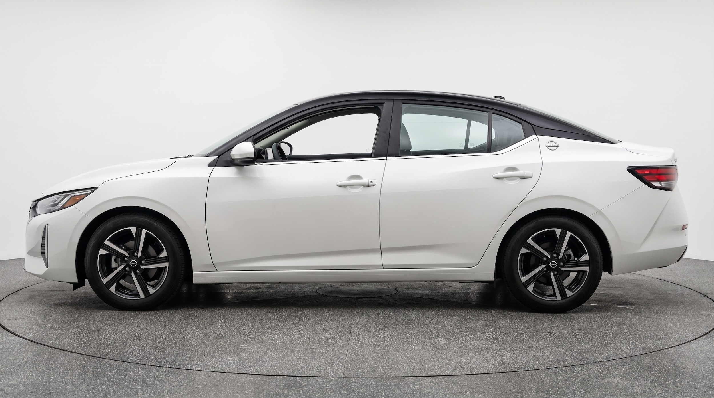 Thumbnail: 2025 Nissan Sentra - 4
