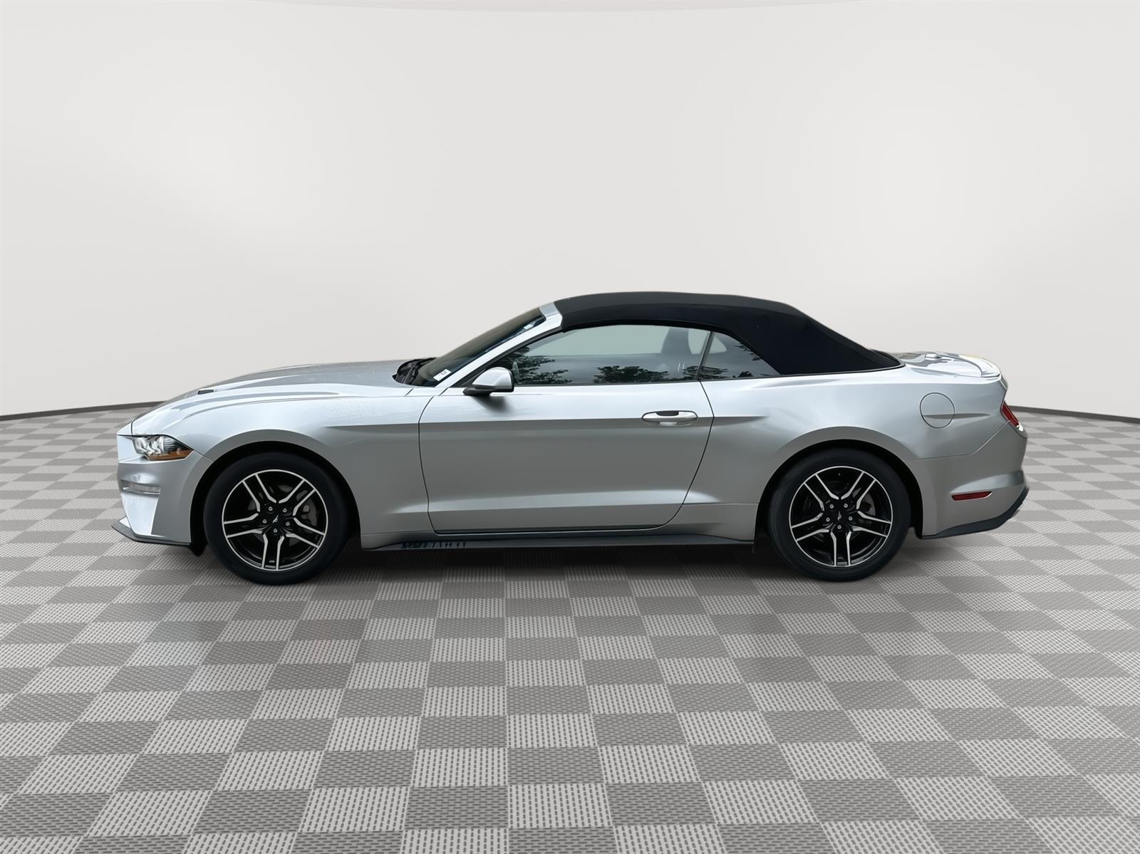 Used 2022 Ford Mustang EcoBoost Premium with VIN 1FATP8UH1N5115973 for sale in Lincoln, NE