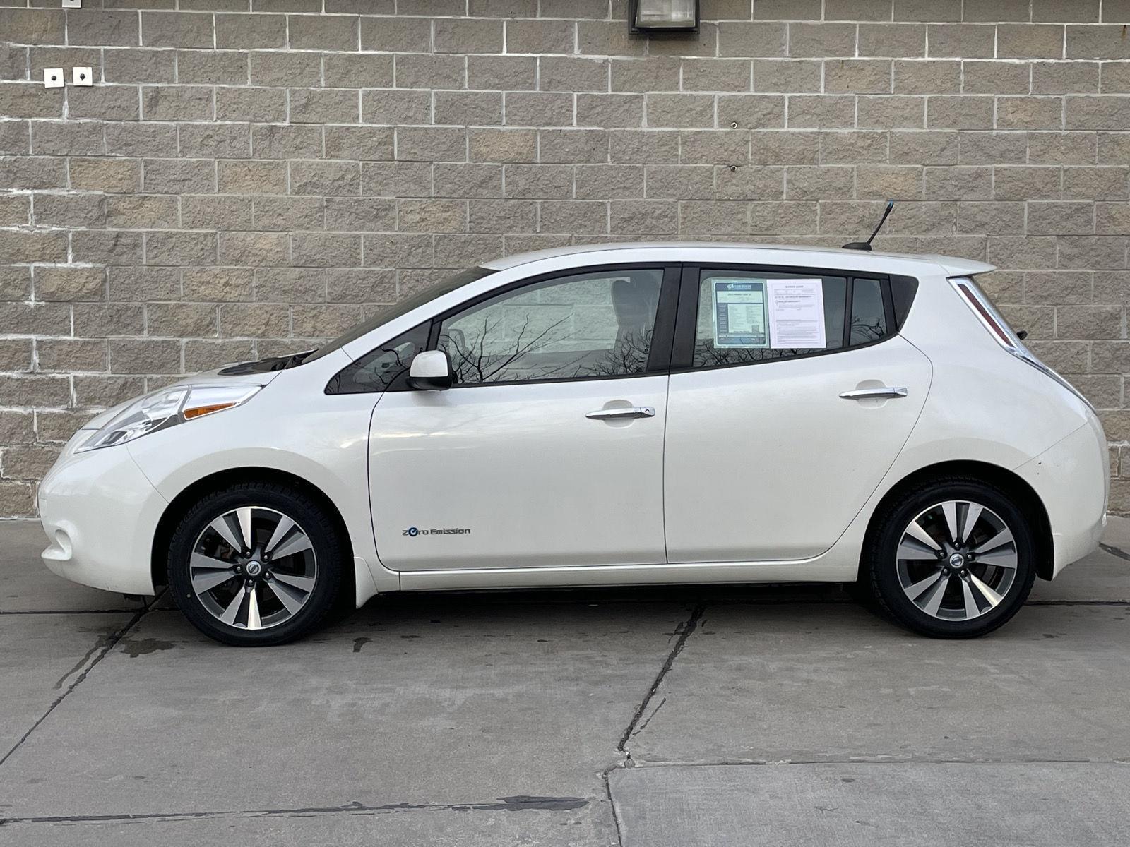 Used 2013 Nissan LEAF SL with VIN 1N4AZ0CP6DC405129 for sale in Lincoln, NE