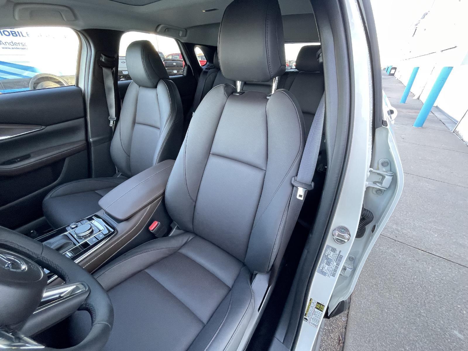 2025 Mazda CX-30 Premium - Photo 17
