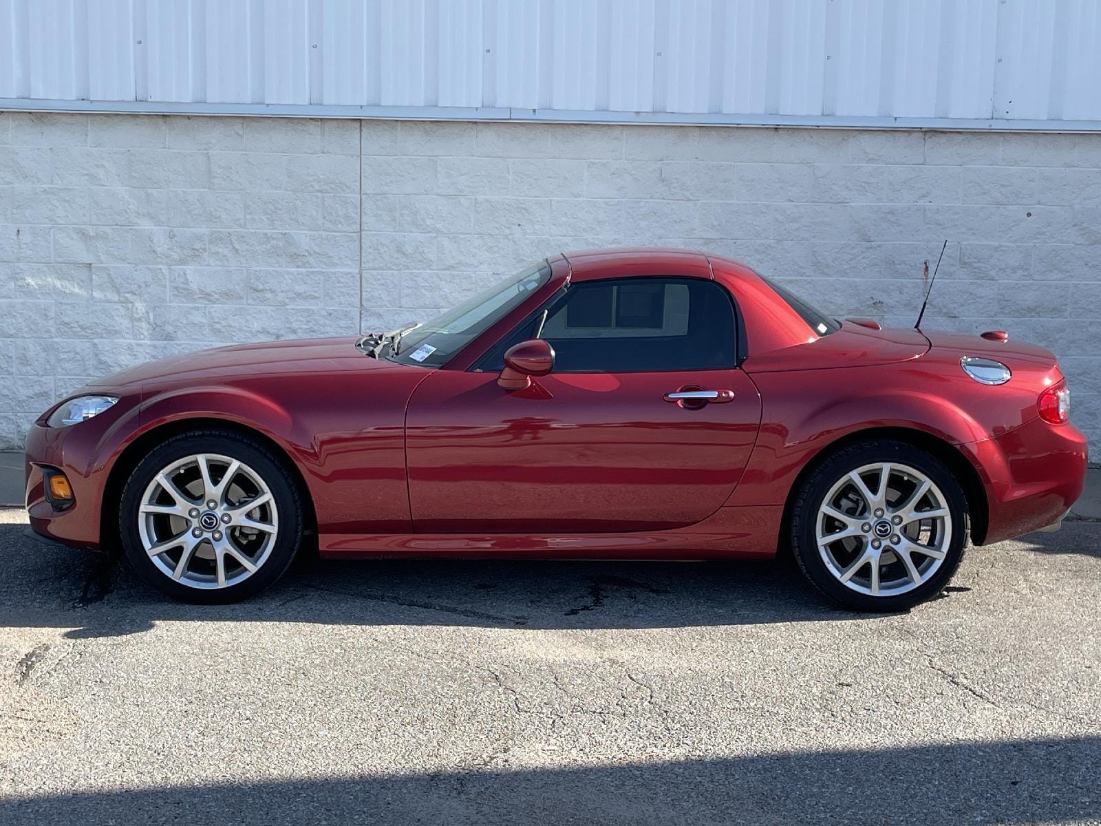 Used 2015 Mazda MX-5 Miata Grand Touring Hard Top with VIN JM1NC2PF6F0242402 for sale in Lincoln, NE