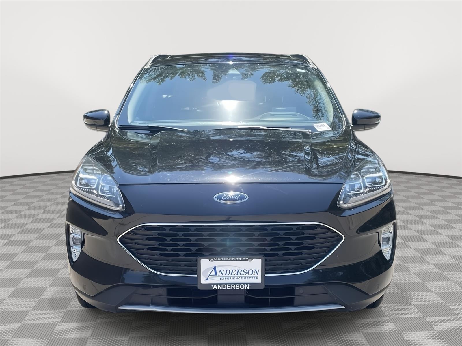 2020 Ford Escape Titanium Hybrid photo 4