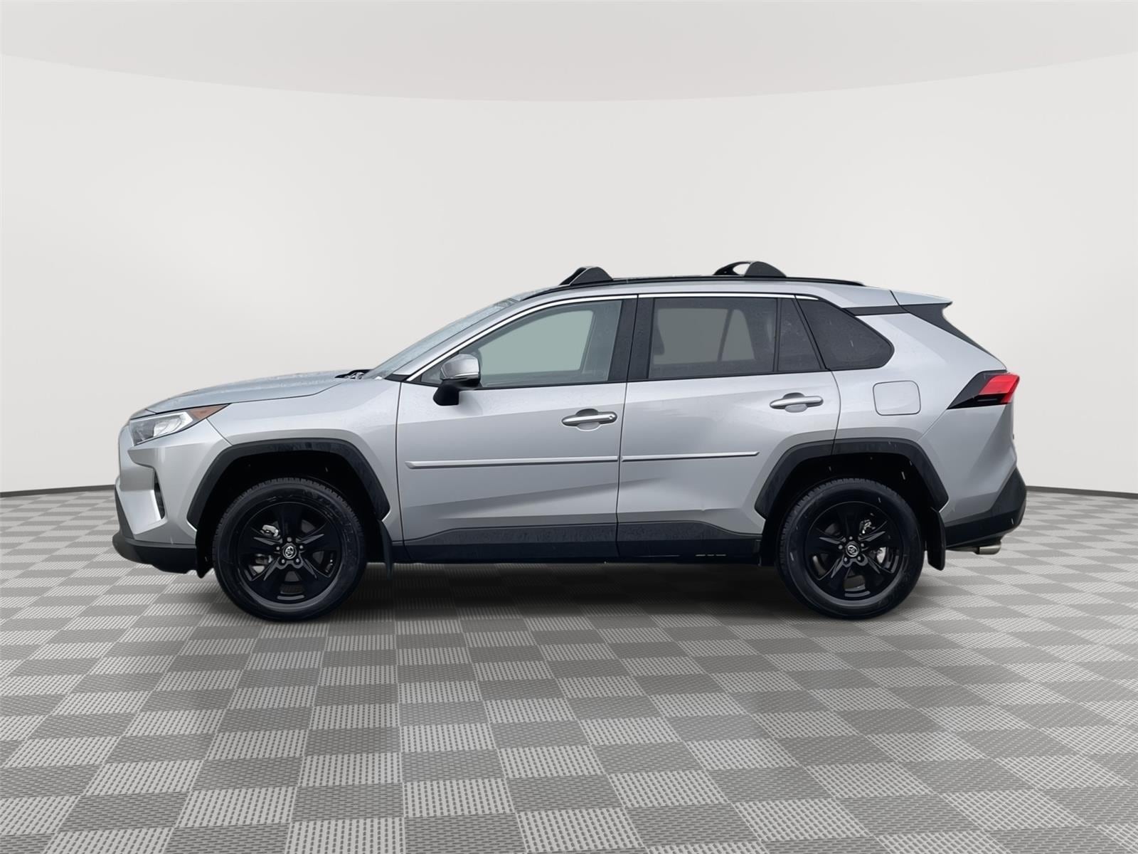 Used 2020 Toyota RAV4 XLE with VIN 2T3P1RFV1LW140013 for sale in Kansas City
