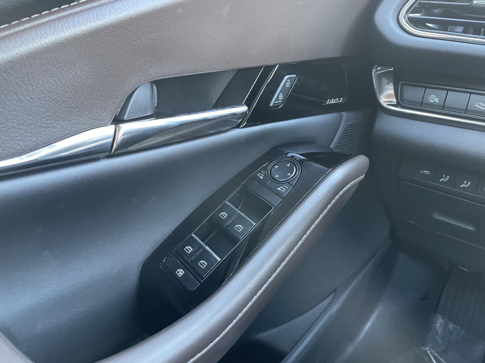 2025 Mazda CX-30 Premium - Photo 28