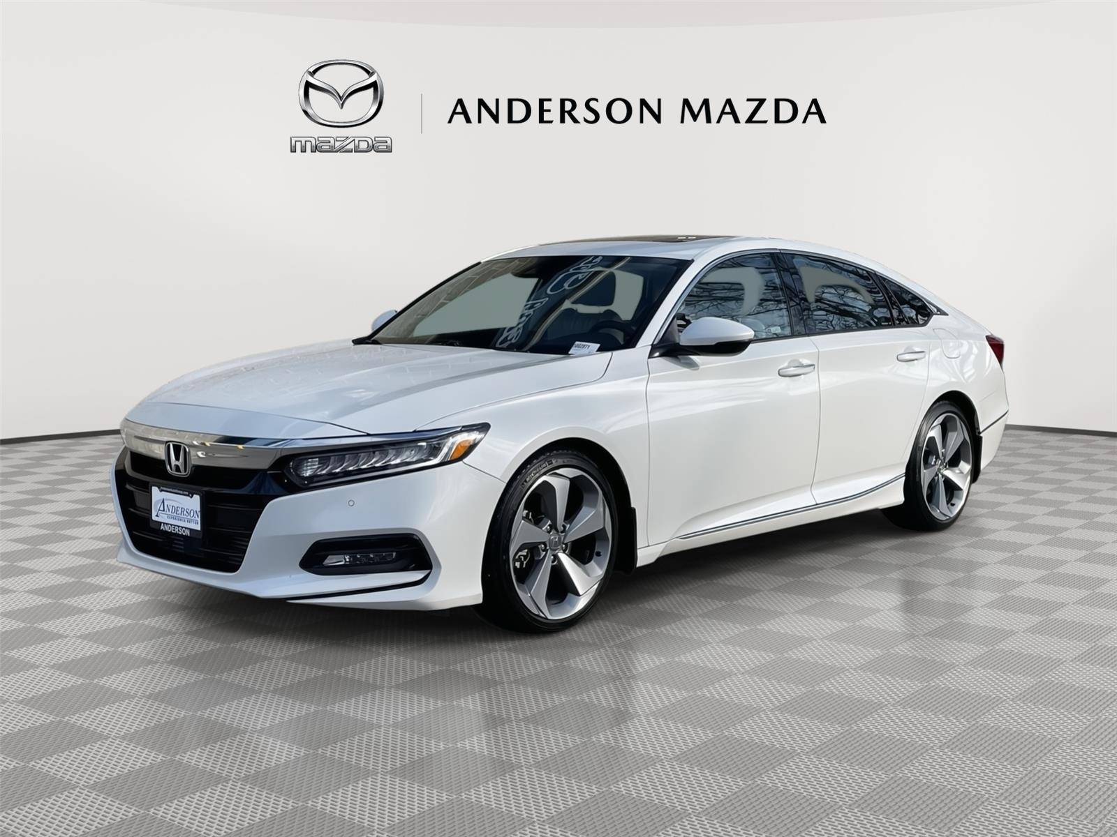 2018 Honda Accord Touring's photo