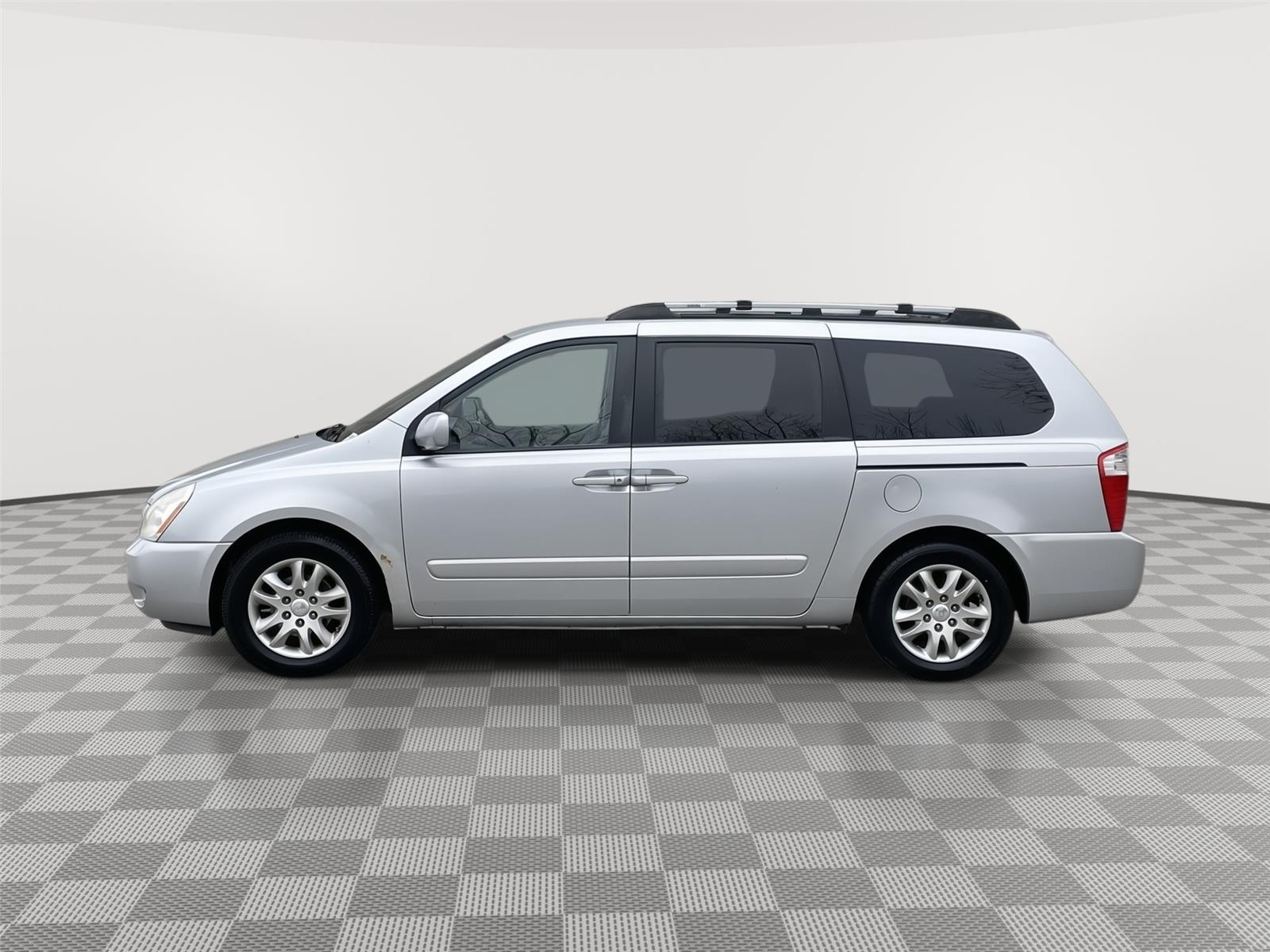 Used 2008 Kia Sedona EX with VIN KNDMB233386207584 for sale in Lincoln, NE