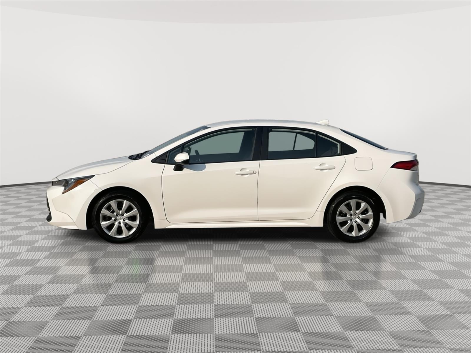 Used 2024 Toyota Corolla LE with VIN 5YFB4MDE0RP166774 for sale in Kansas City