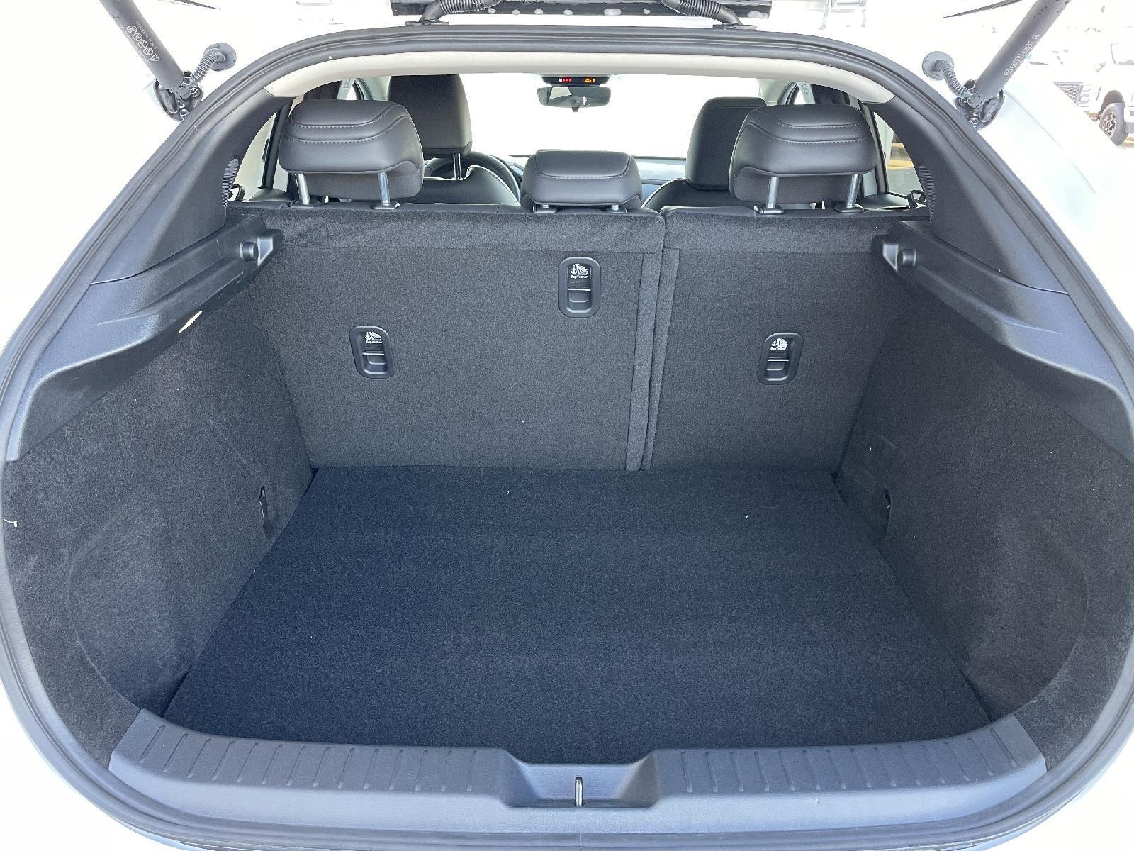 2025 Mazda CX-30 Premium - Photo 35