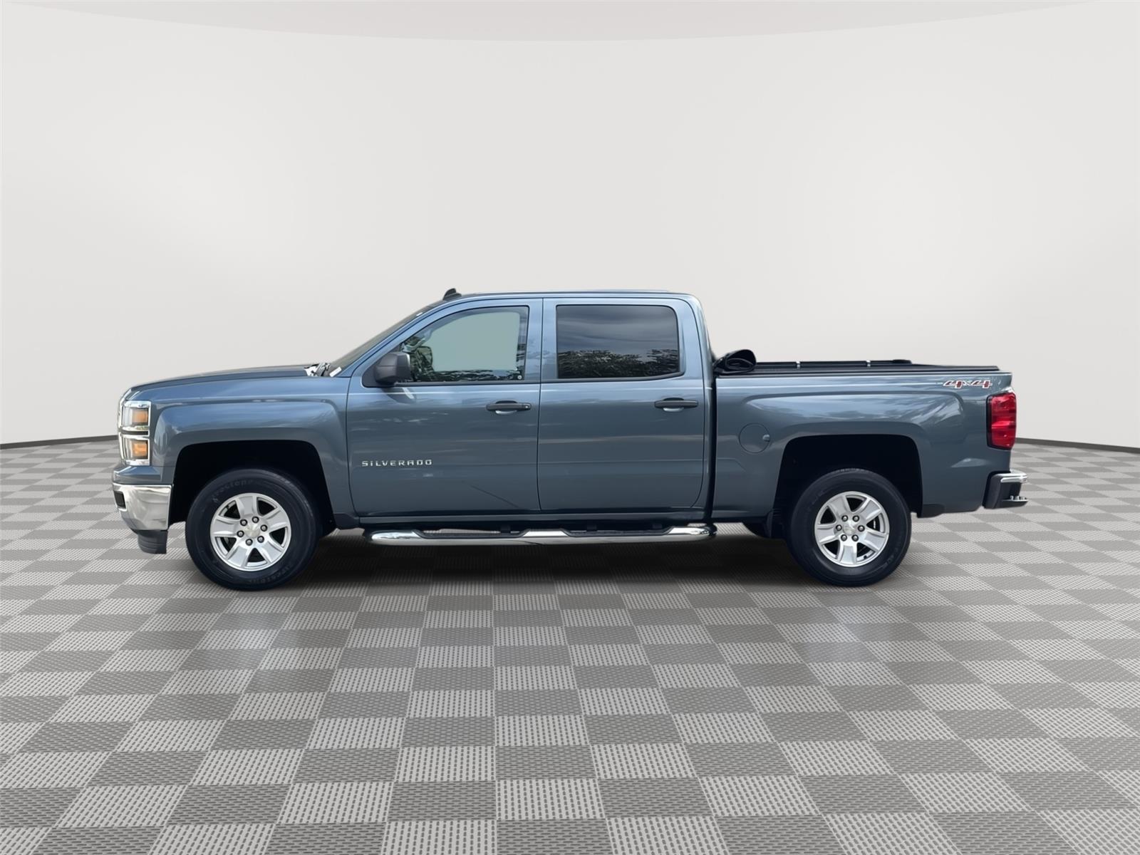 2014 Chevrolet Silverado 1500 LT photo 2