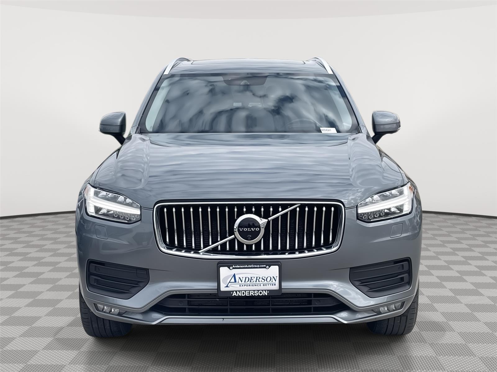2020 Volvo XC90 T6 Momentum photo 4