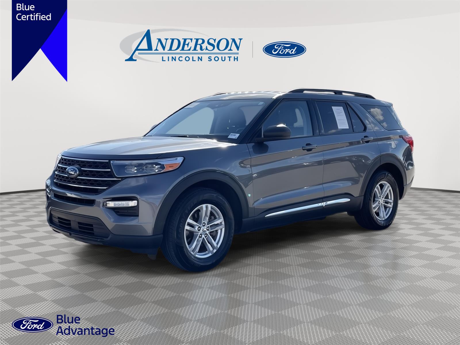 2023 Ford Explorer XLT's photo