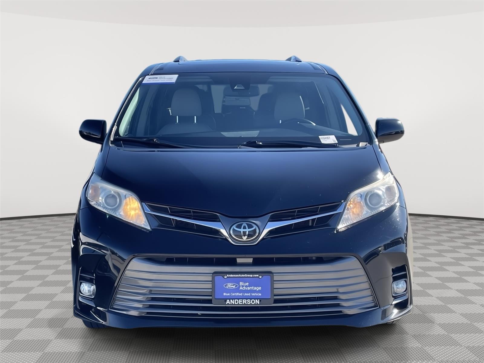 2020 Toyota Sienna XLE photo 4