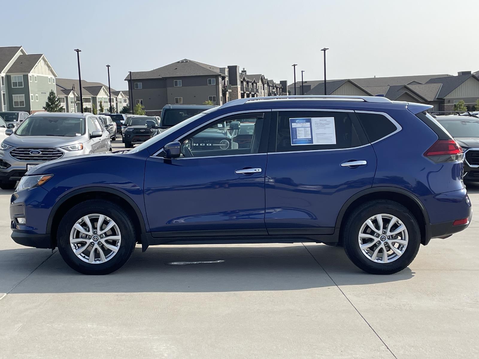 Used 2018 Nissan Rogue SV with VIN KNMAT2MV1JP613783 for sale in Lincoln, NE