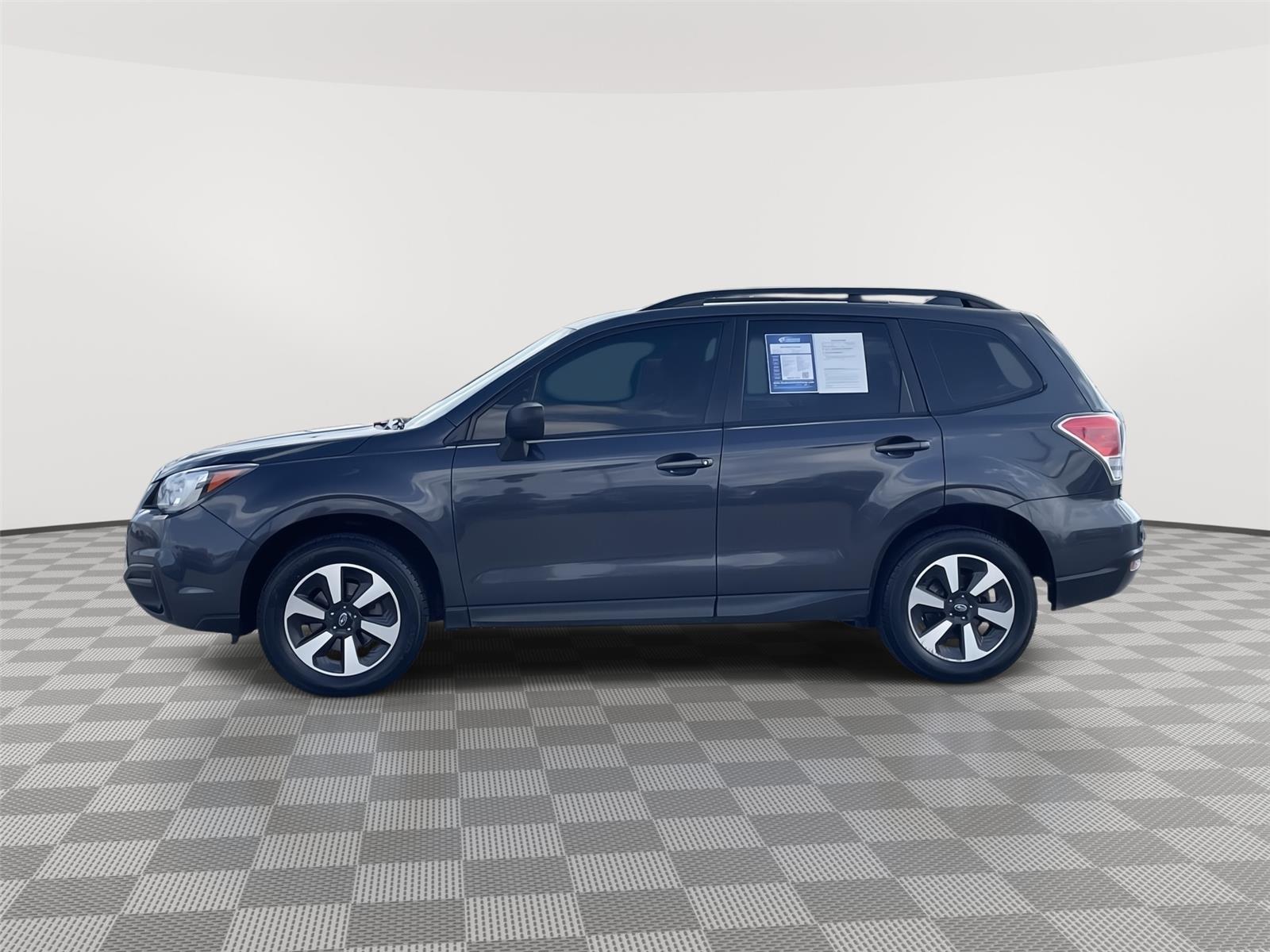 2017 Subaru Forester 2.5i photo 2