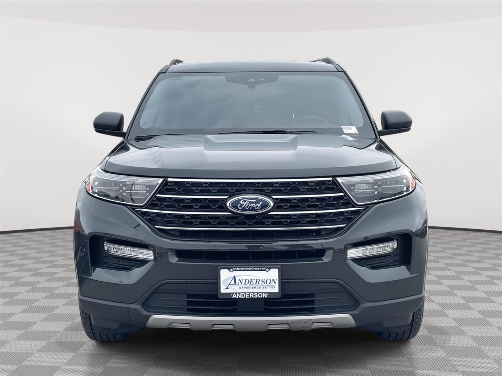 2023 Ford Explorer XLT photo 3