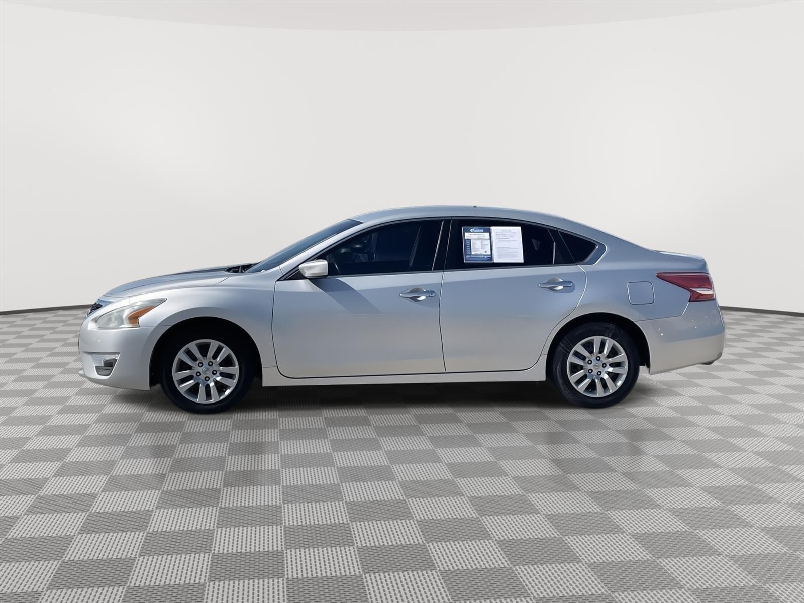 Used 2013 Nissan Altima Sedan S with VIN 1N4AL3AP1DC223070 for sale in Lincoln, NE
