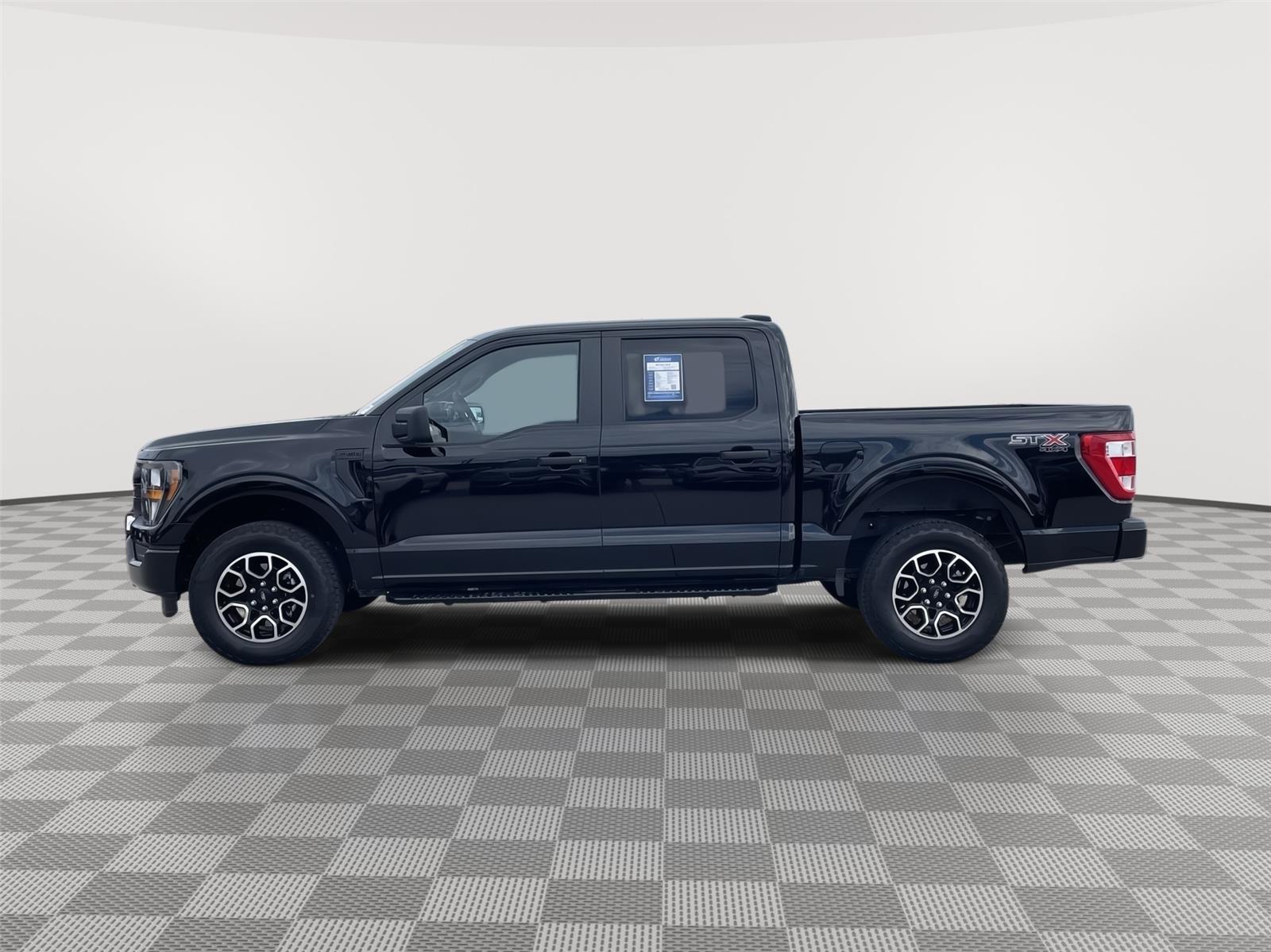 2023 Ford F-150 XL photo 2