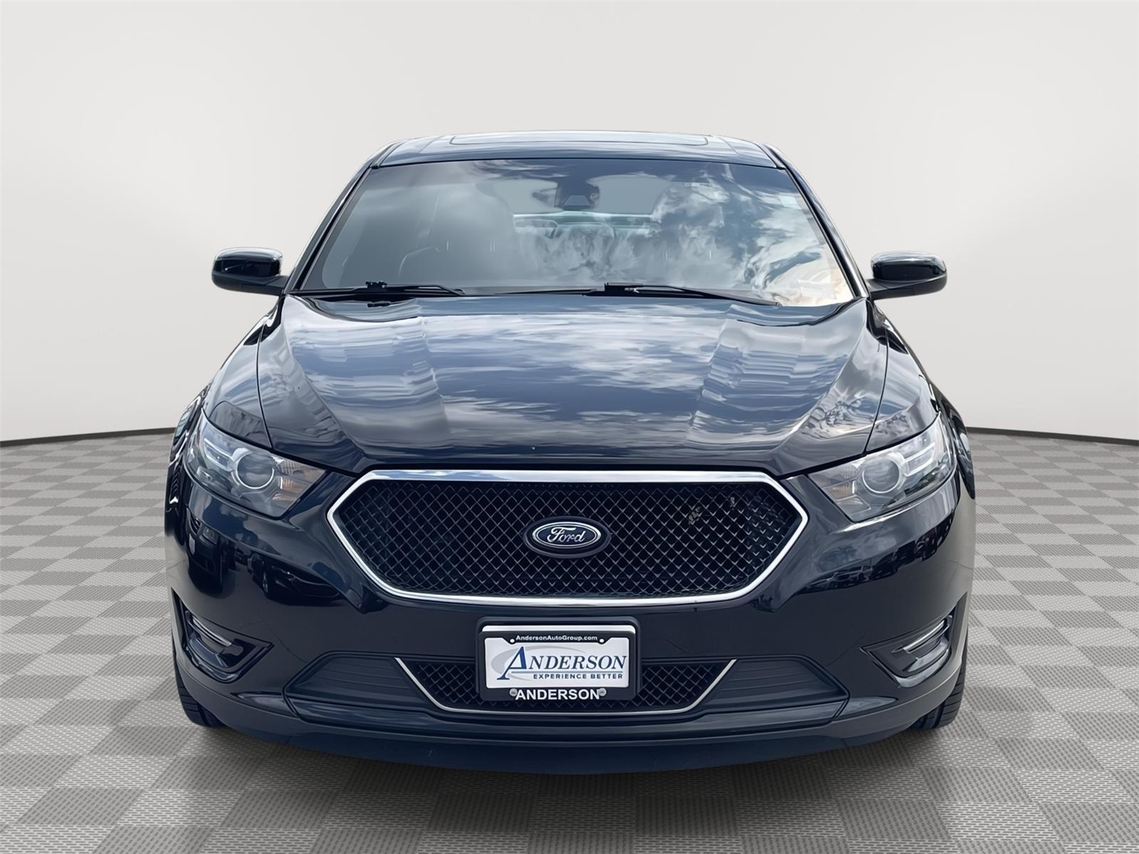 2018 Ford Taurus SHO photo 4