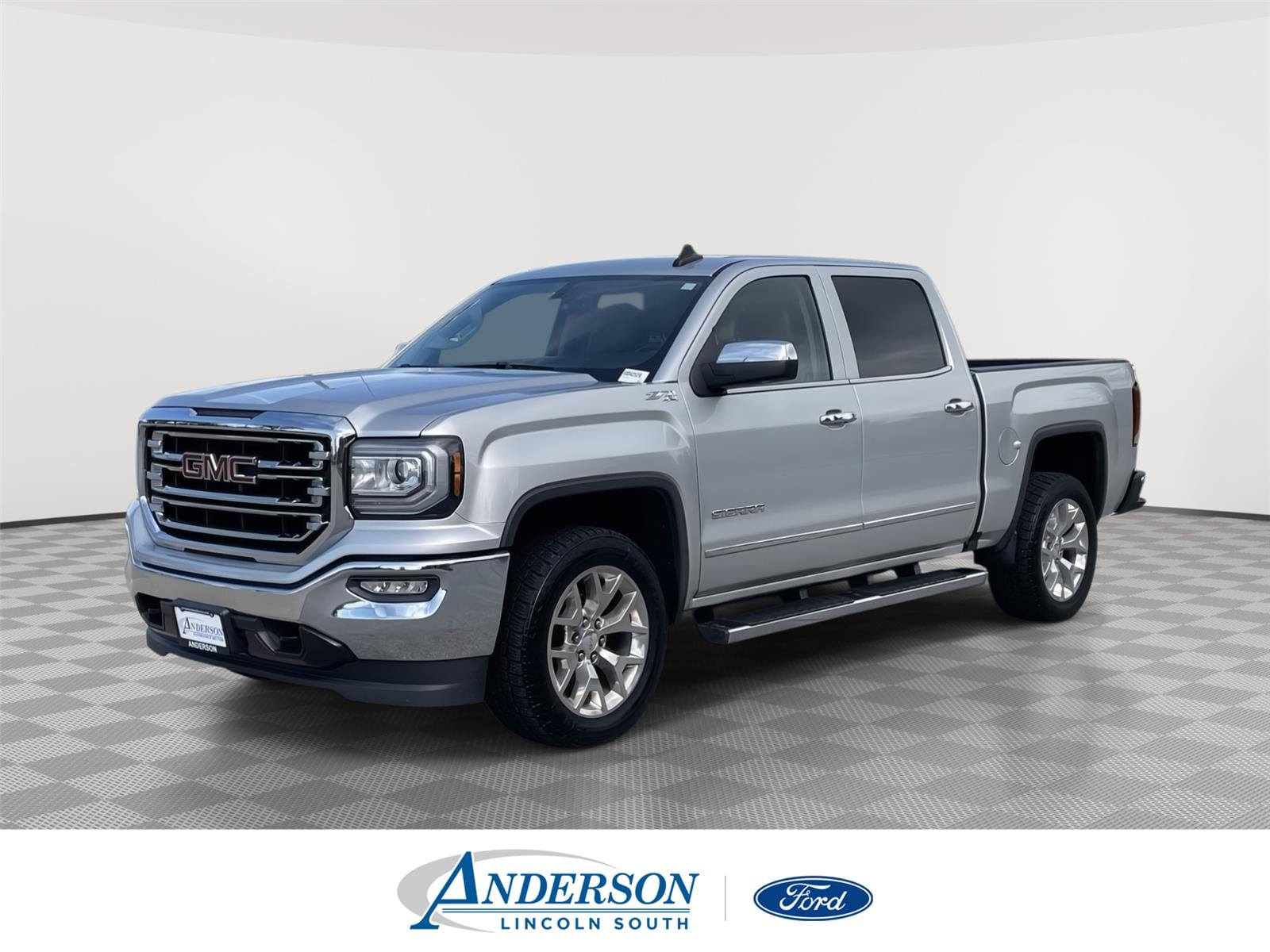 2018 GMC Sierra 4WD Crew Cab Short Box SLT's photo