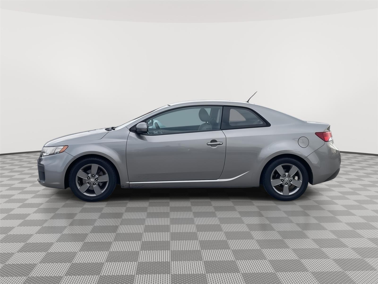 2011 Kia Forte Koup EX photo 2