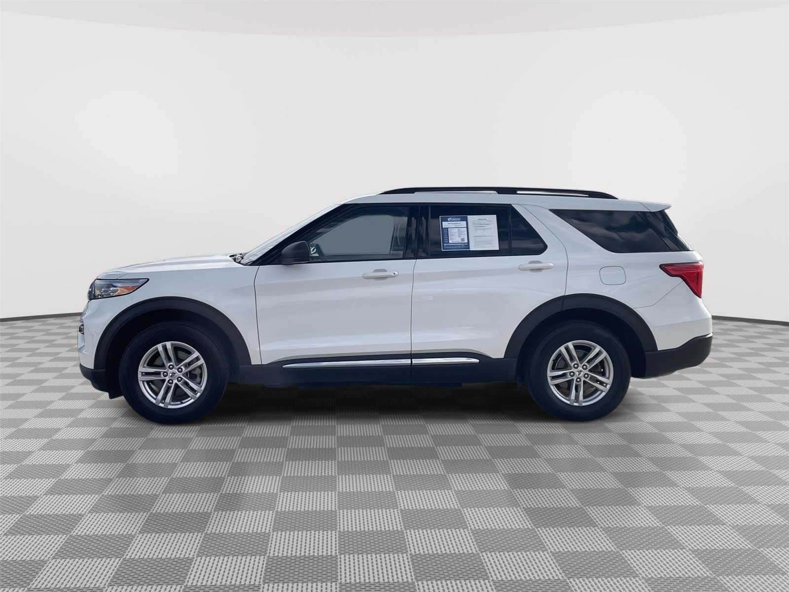 2022 Ford Explorer XLT photo 2