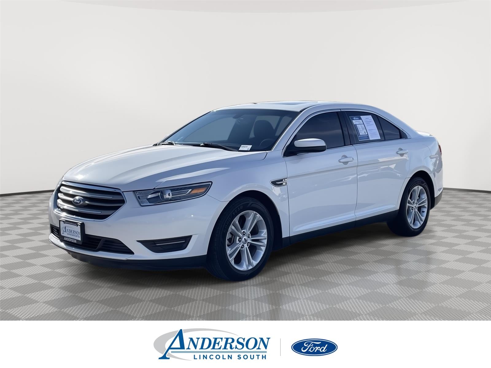 2016 Ford Taurus SEL's photo