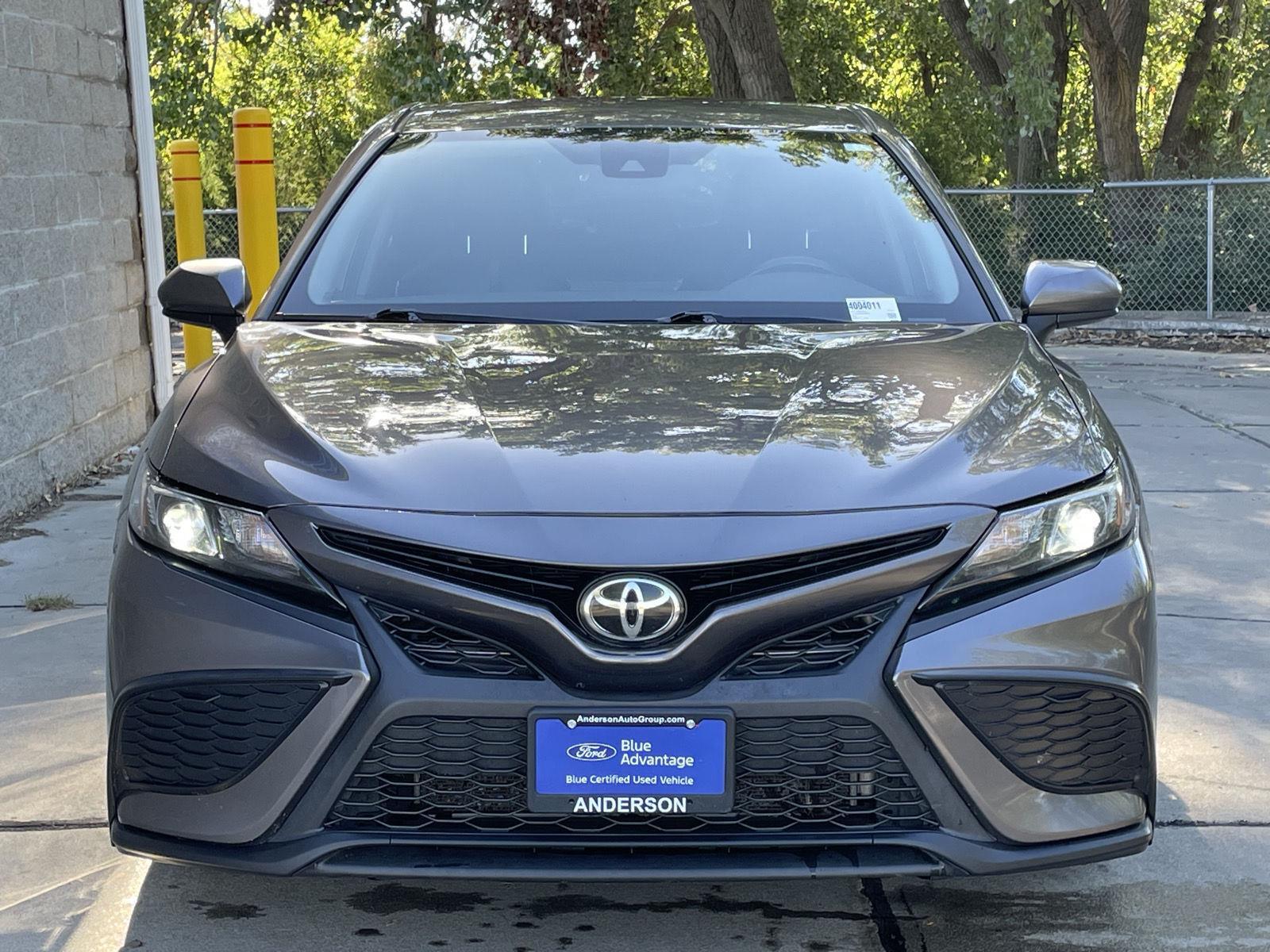 2021 Toyota Camry SE photo 4