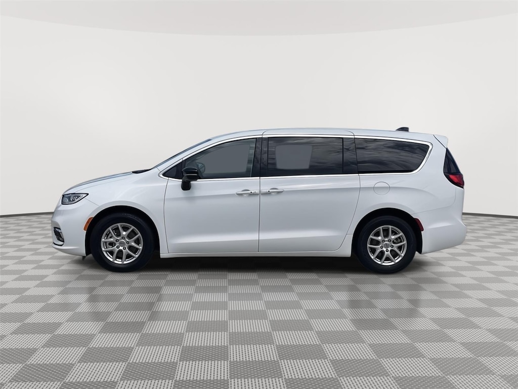 Certified 2024 Chrysler Pacifica Touring L PASSENGER VAN