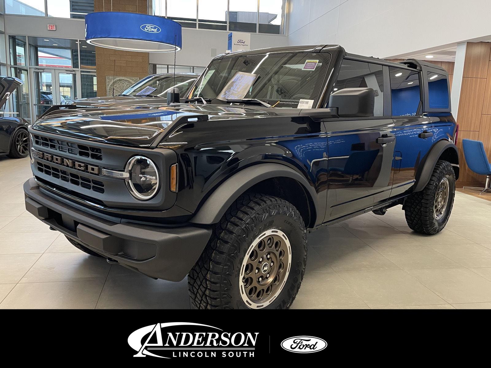 2025 Ford Bronco Base 4x4's photo