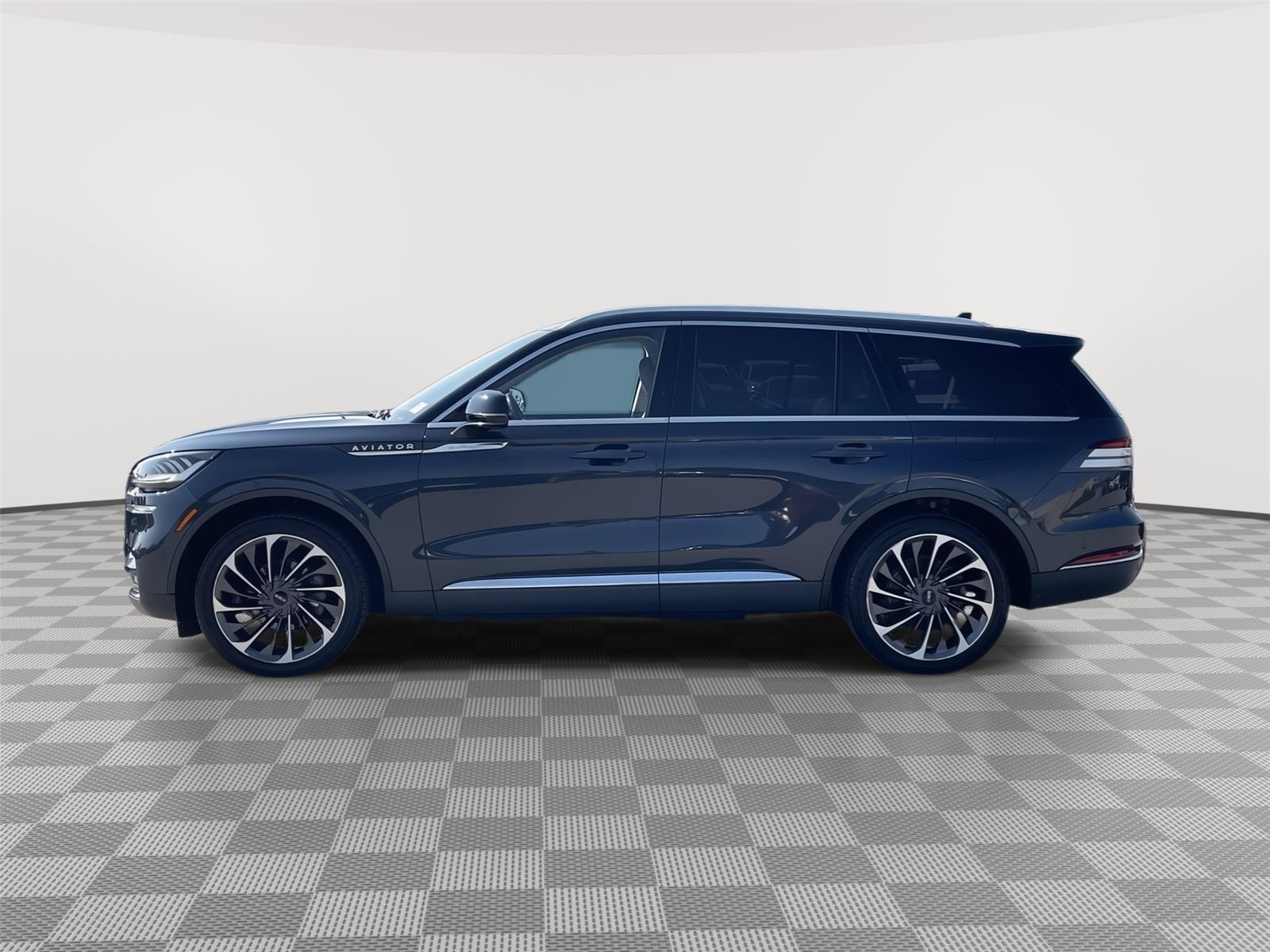 2022 Lincoln Aviator Reserve photo 2