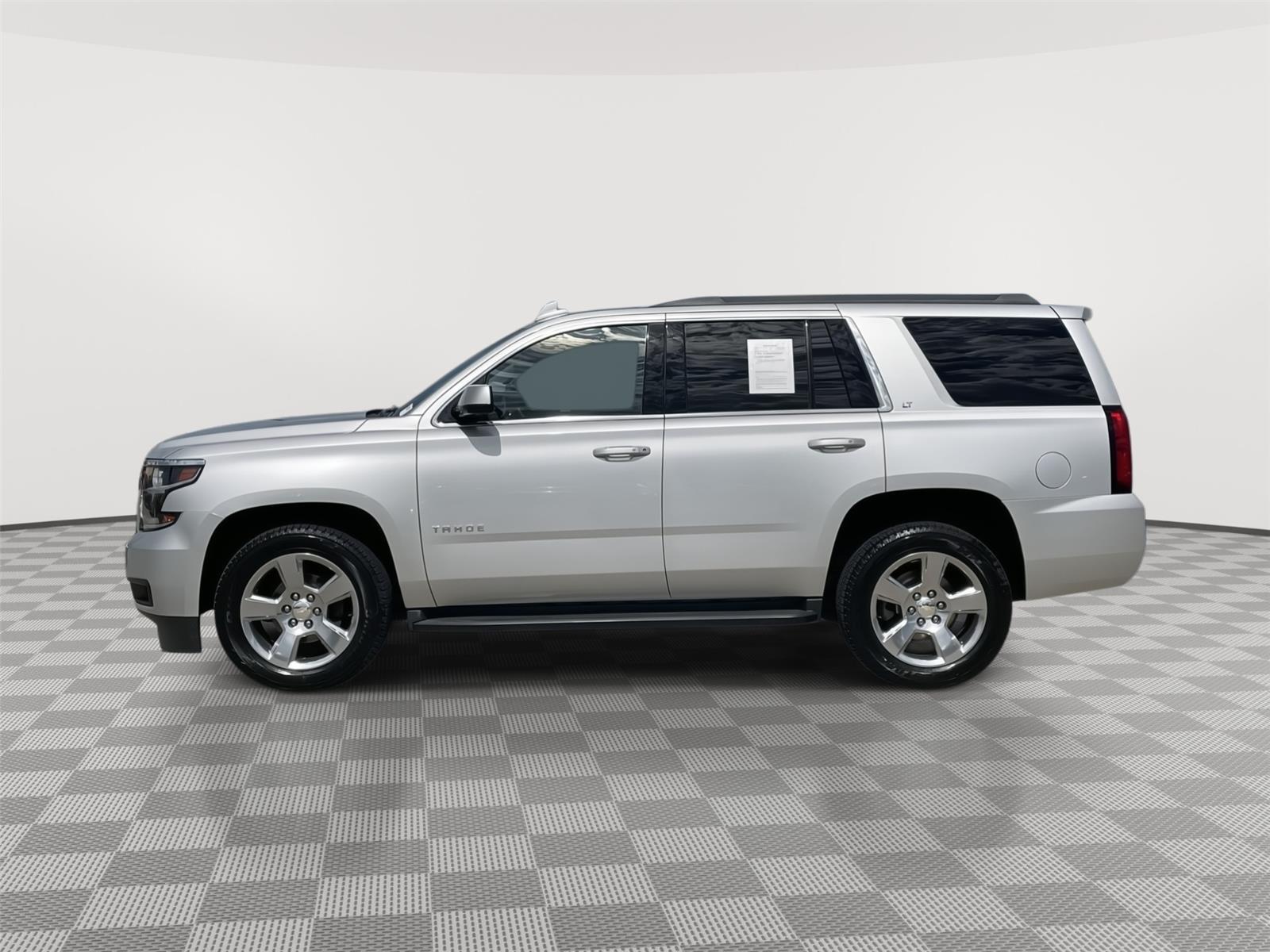 2016 Chevrolet Tahoe LT photo 2
