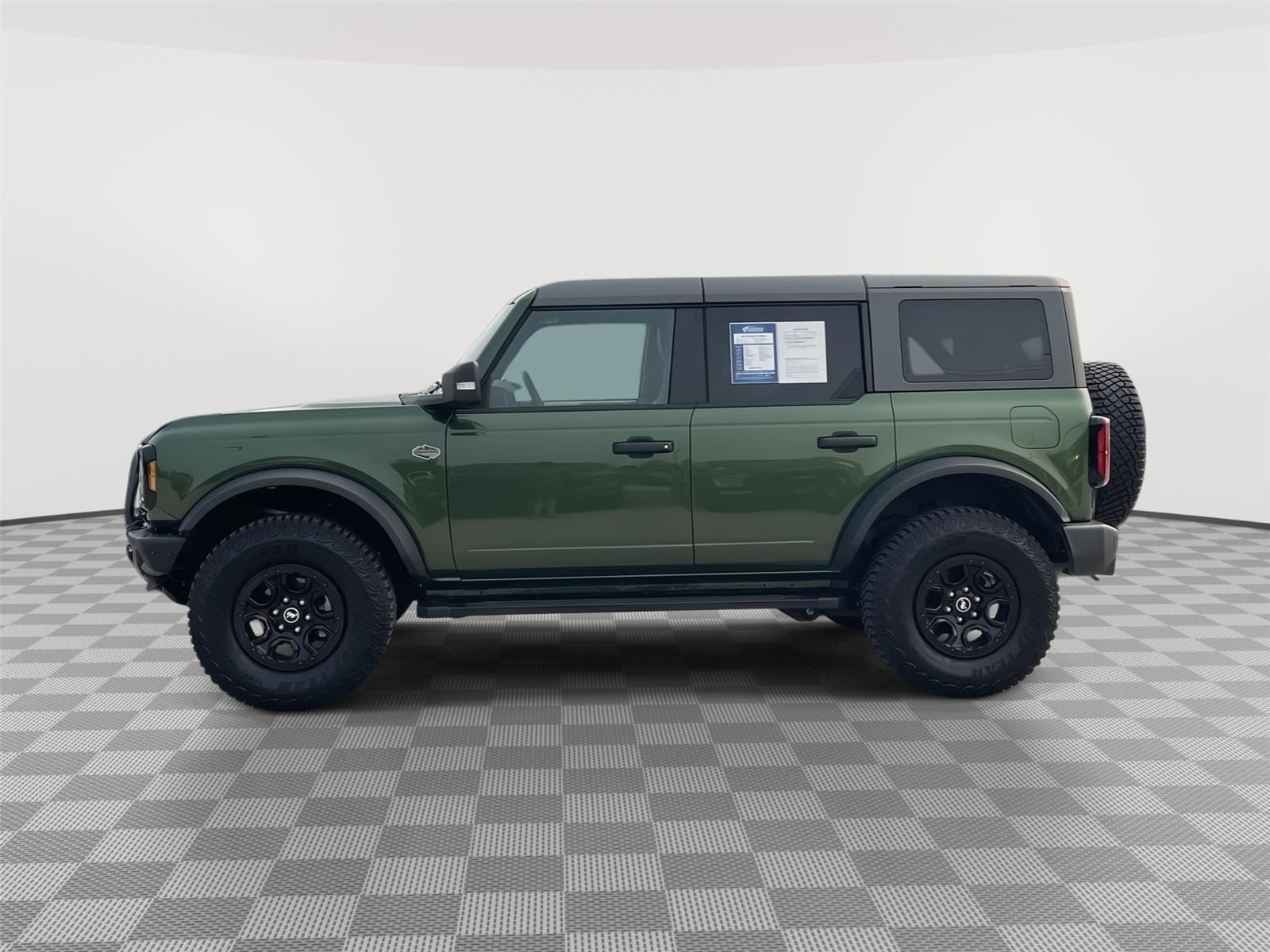 2024 Ford Bronco Wildtrak photo 2