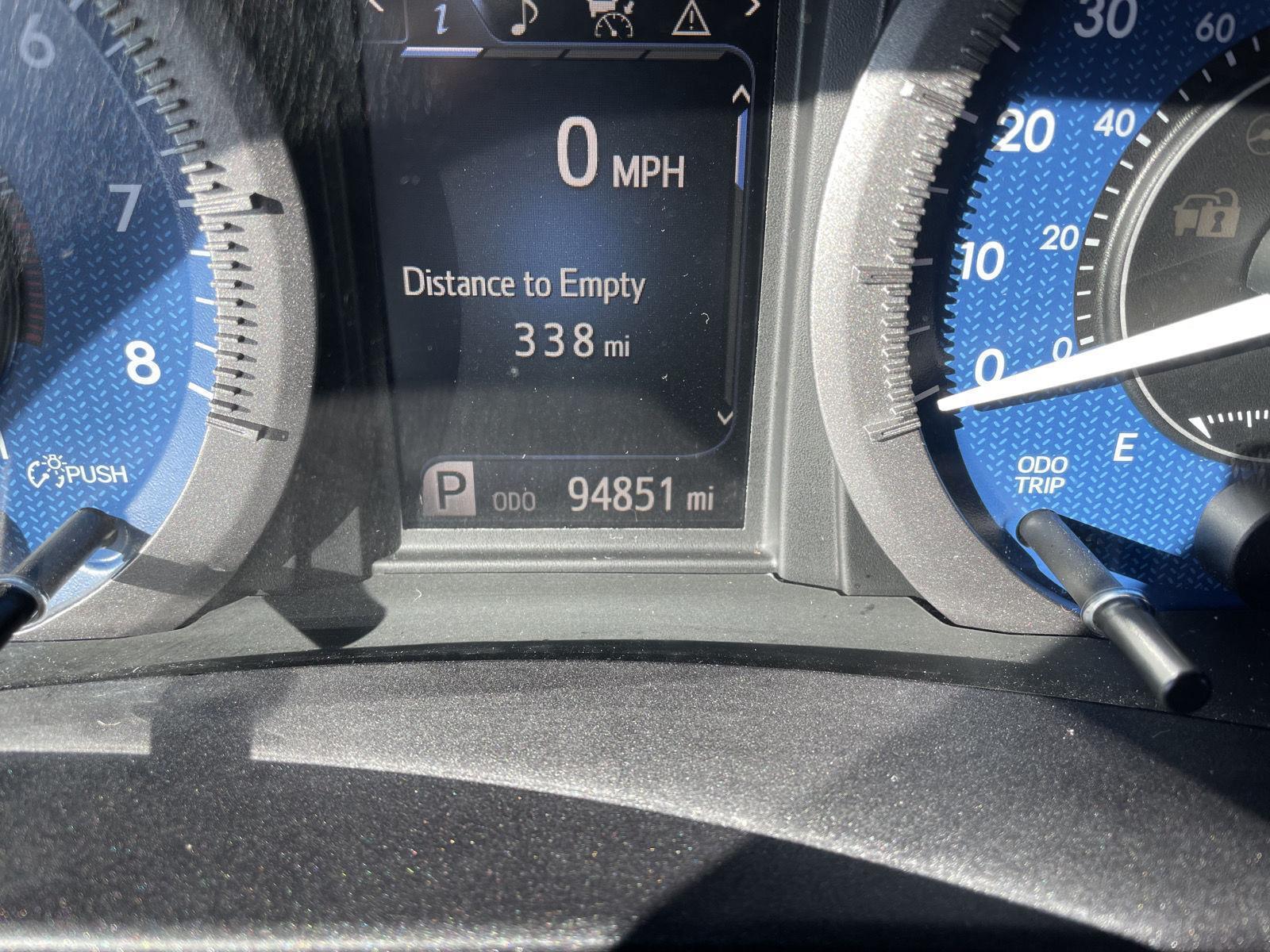 2020 Toyota Sienna XLE photo 3