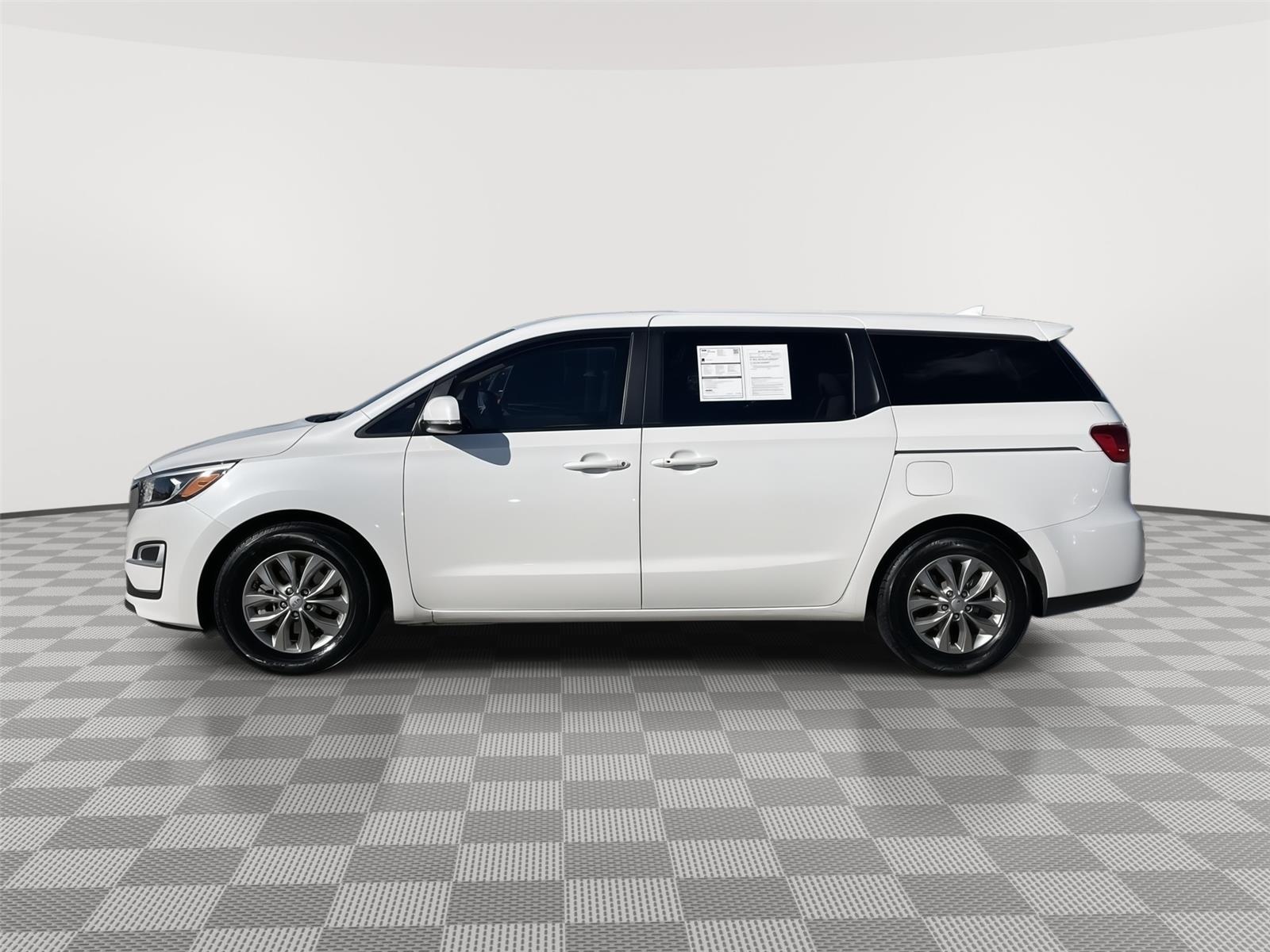 2019 Kia Sedona LX photo 2