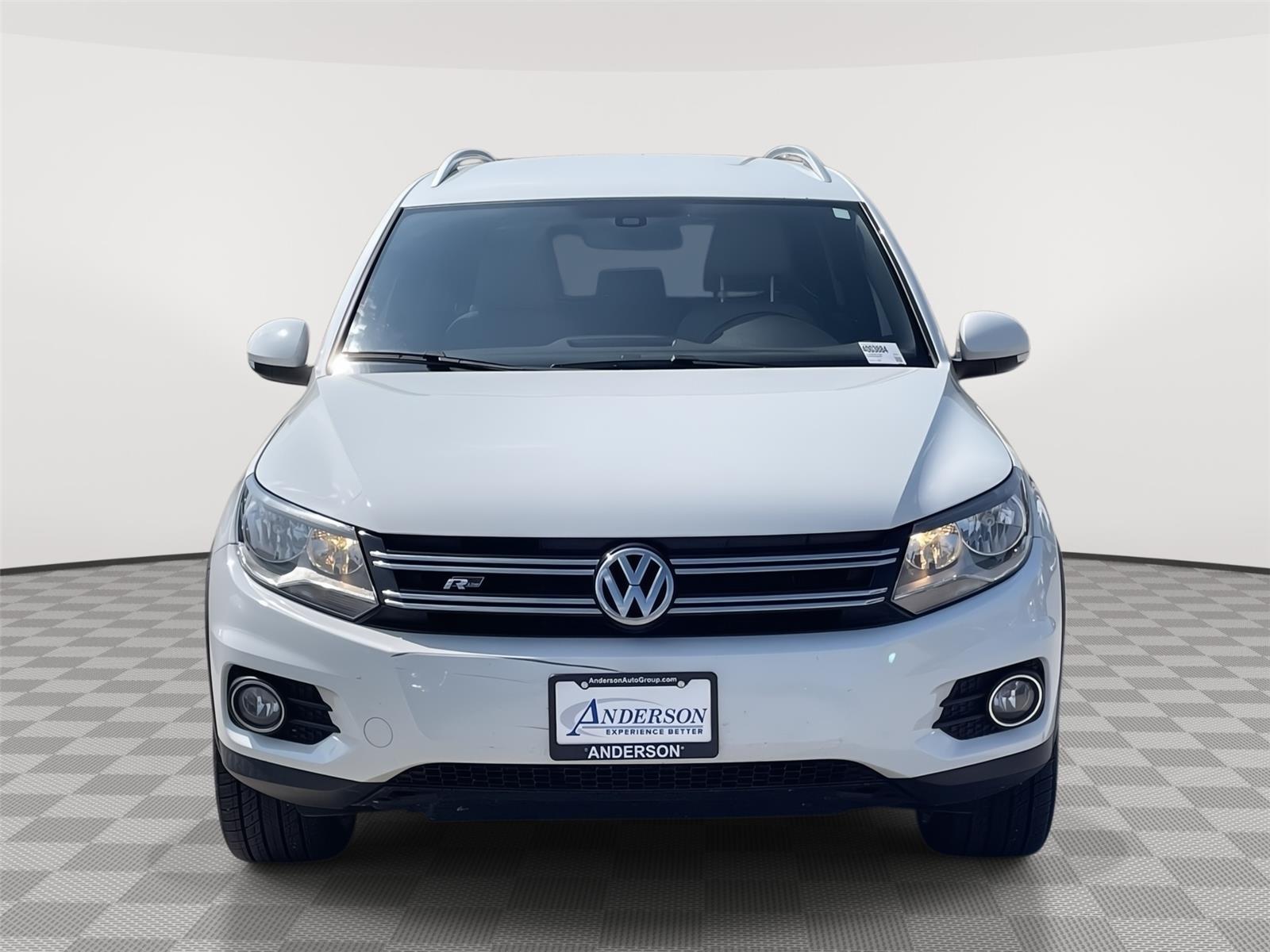 2016 Volkswagen Tiguan R-Line photo 4
