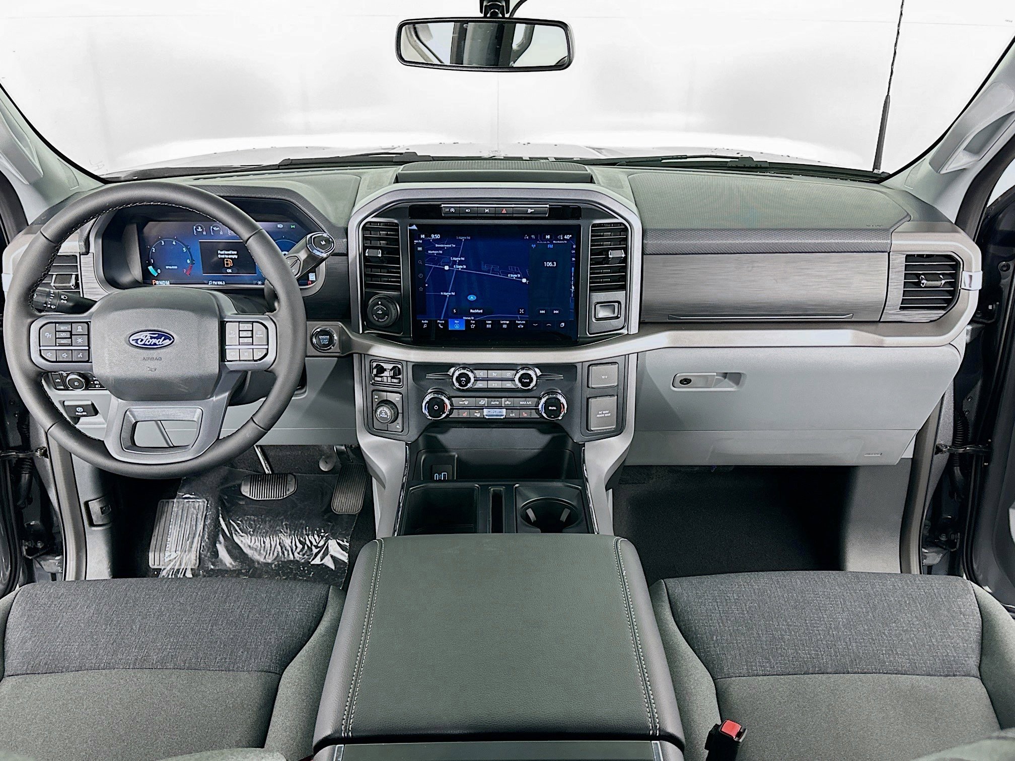 2024 Ford F-150 XLT photo 2