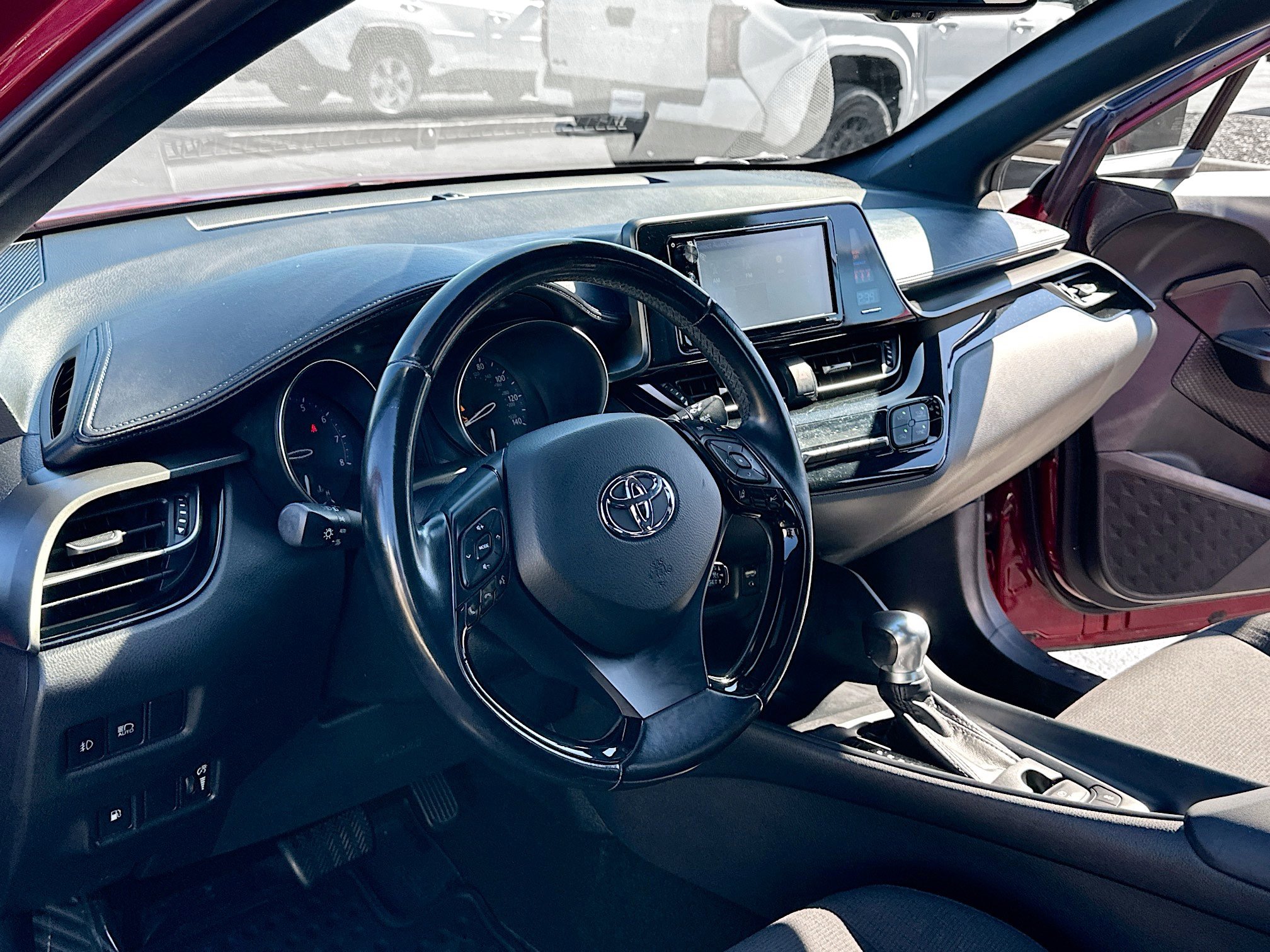 2018 Toyota C-HR XLE photo 4