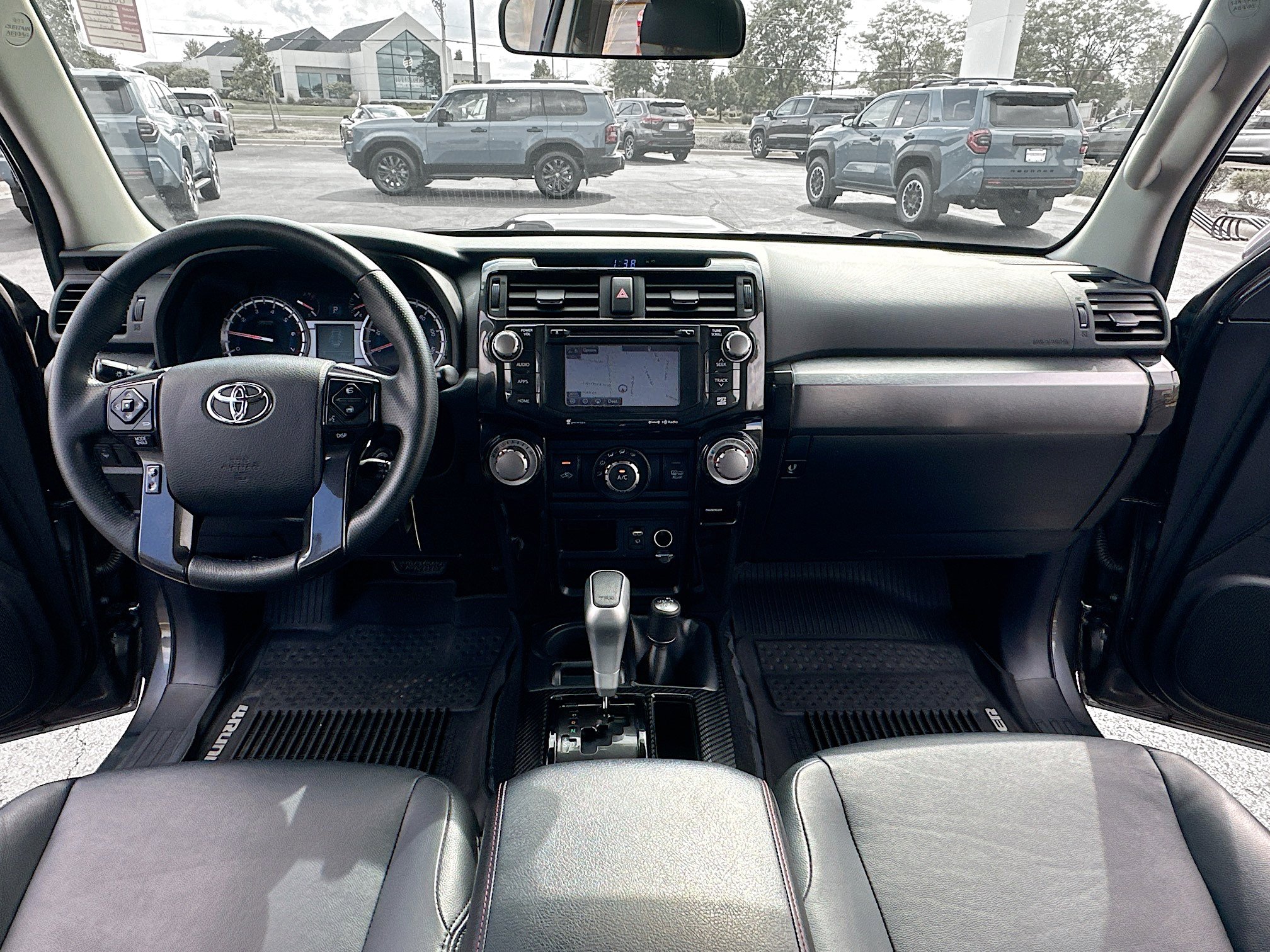 2019 Toyota 4Runner SR5 photo 3