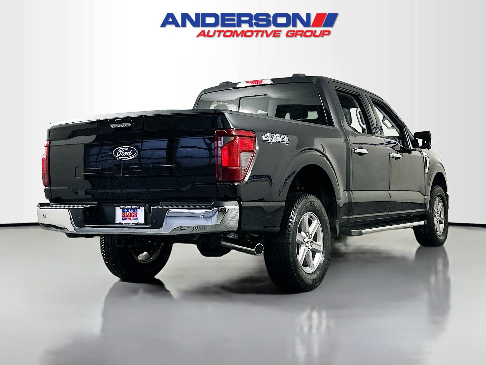 2024 Ford F-150 XLT photo 2